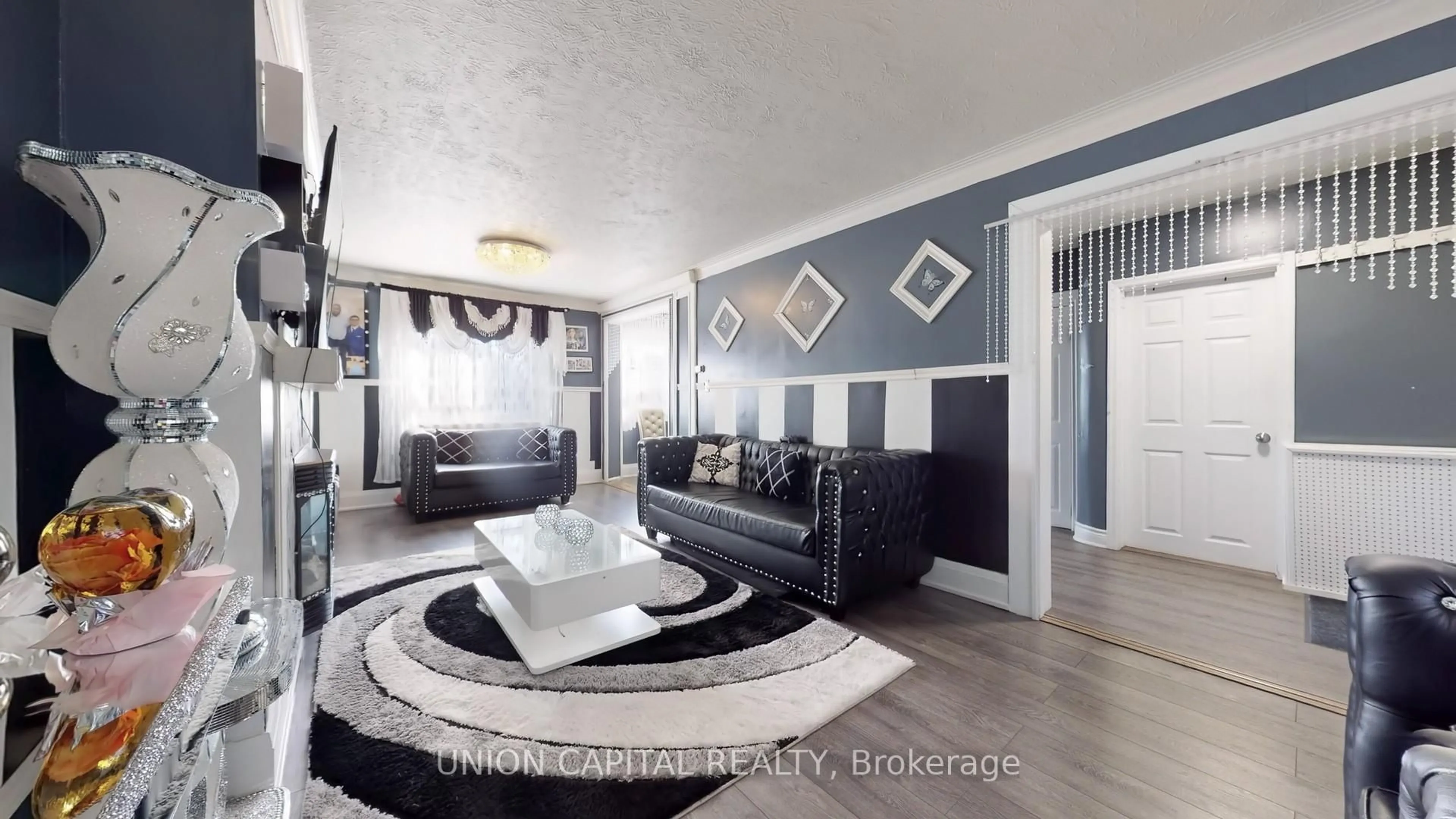 Living room with furniture, unknown for 15 Mcarthur St, Toronto Ontario M9P 3M6