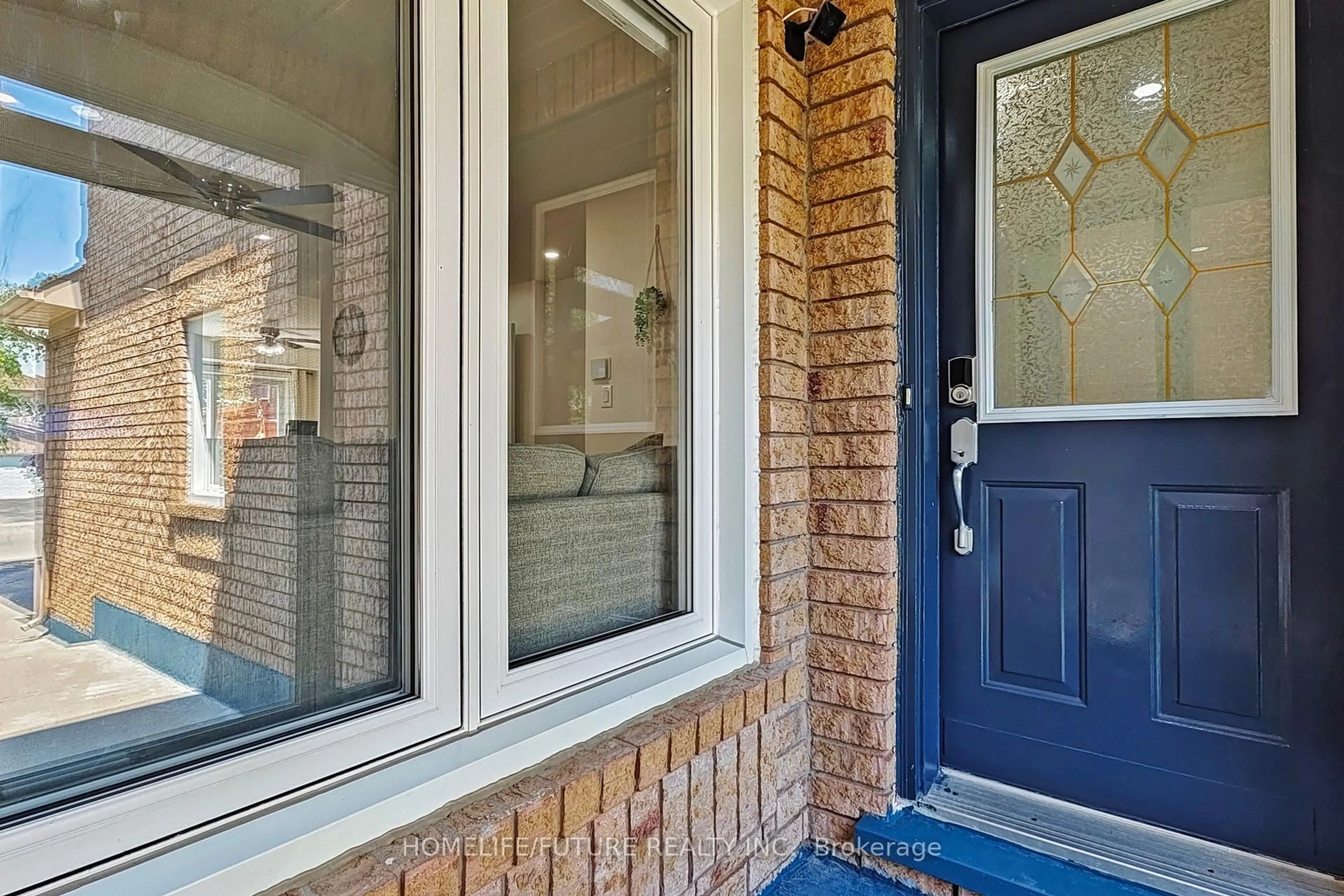 Indoor entryway for 83 Dandelion Rd, Brampton Ontario L6R 1Y3