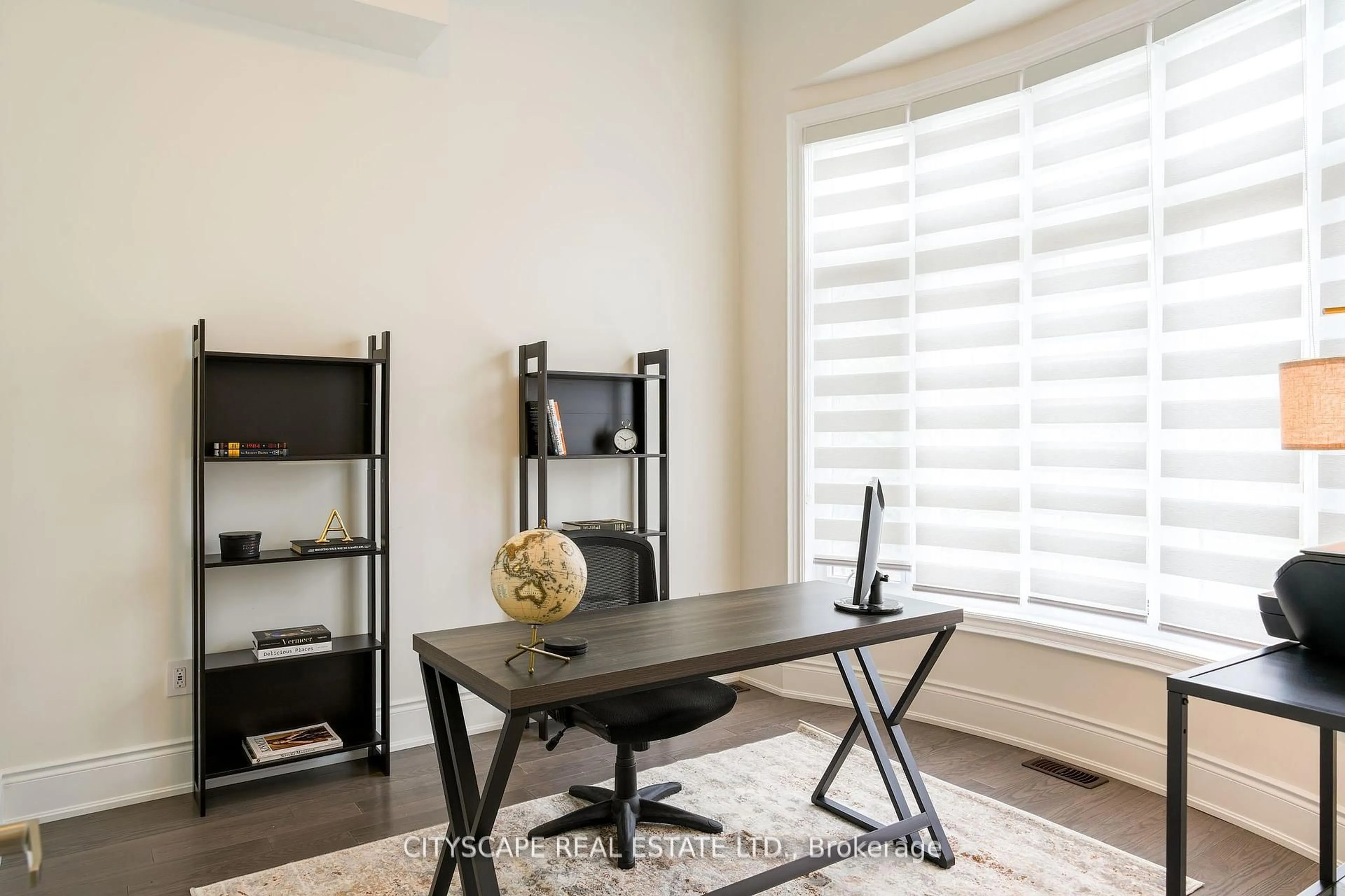 A pic of a room for 2405 Irene Cres, Oakville Ontario L6M 5M2