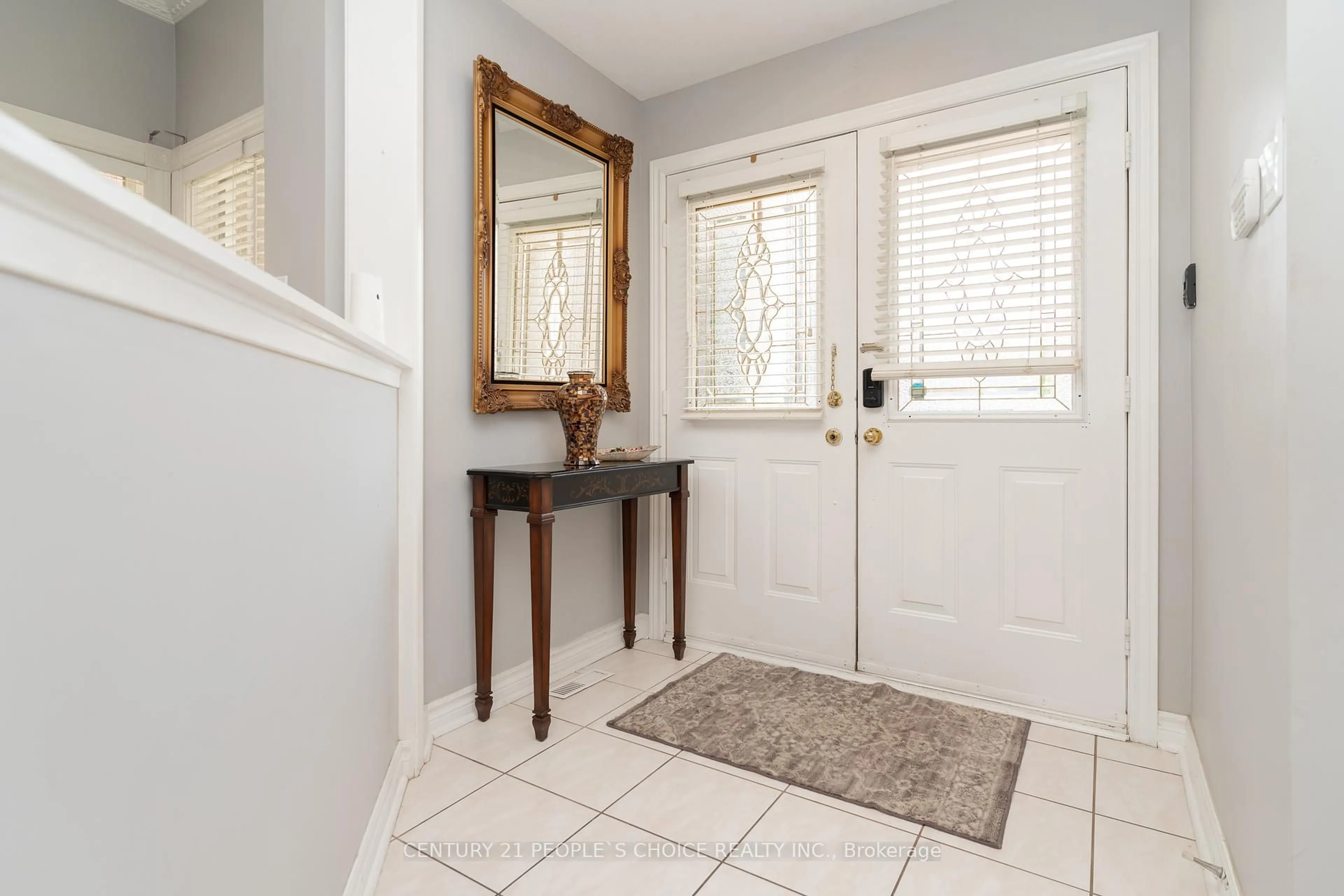 Indoor entryway for 225 Drinkwater Rd, Brampton Ontario L6Y 4S8