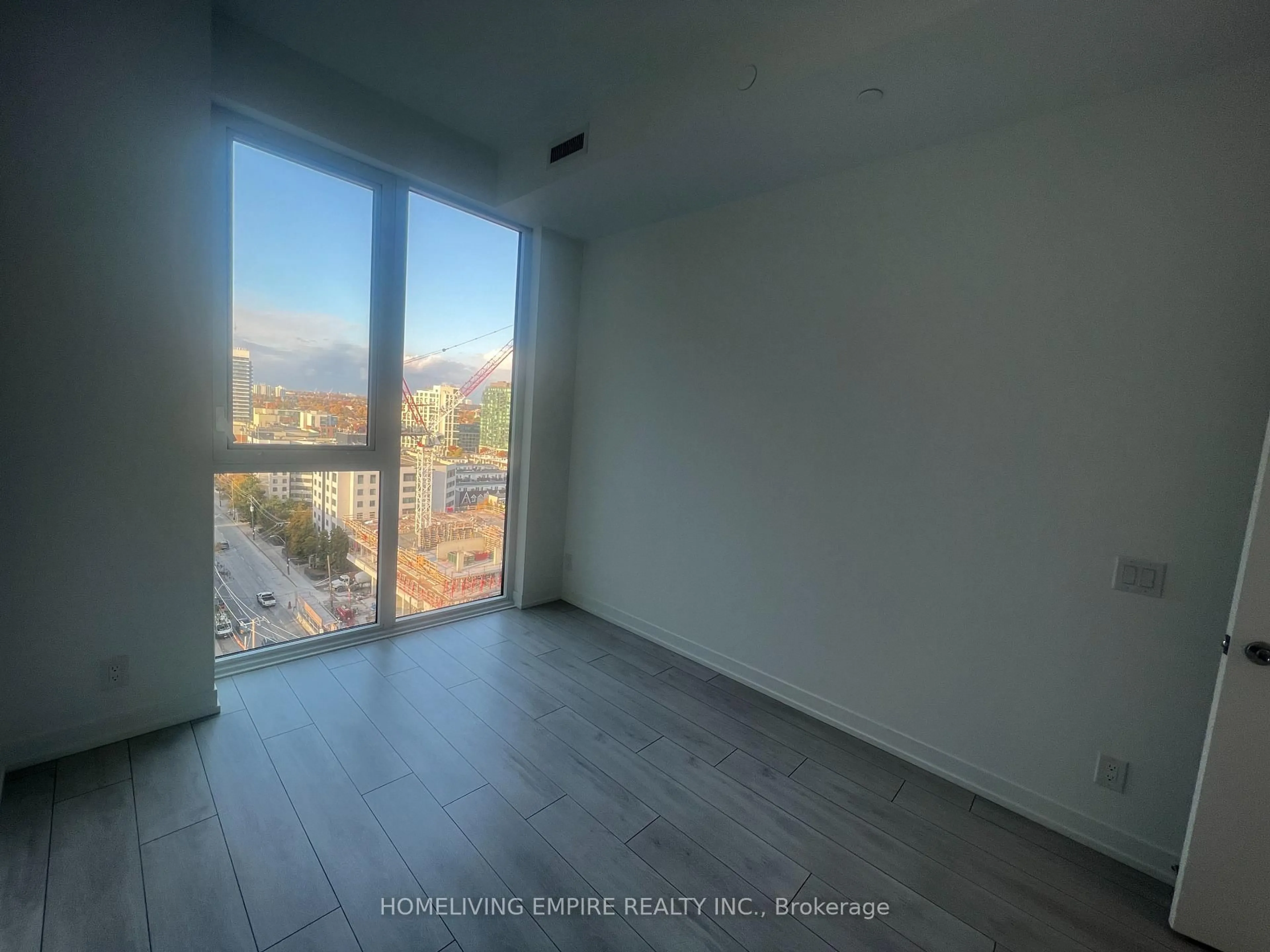 A pic of a room for 270 Dufferin St #1103, Toronto Ontario M6K 0H8