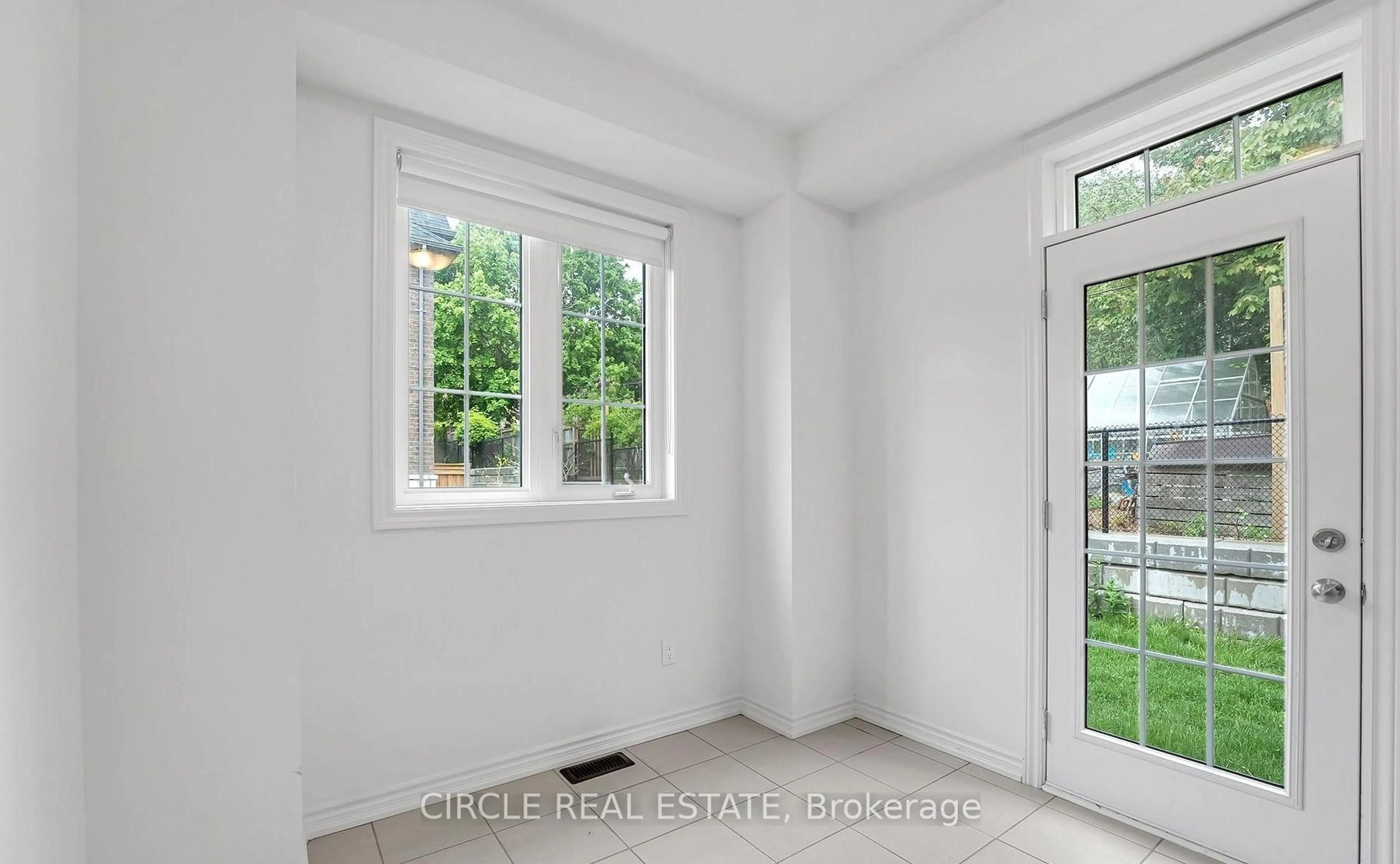 A pic of a room for 68 First St #19, Orangeville Ontario L9W 2E6