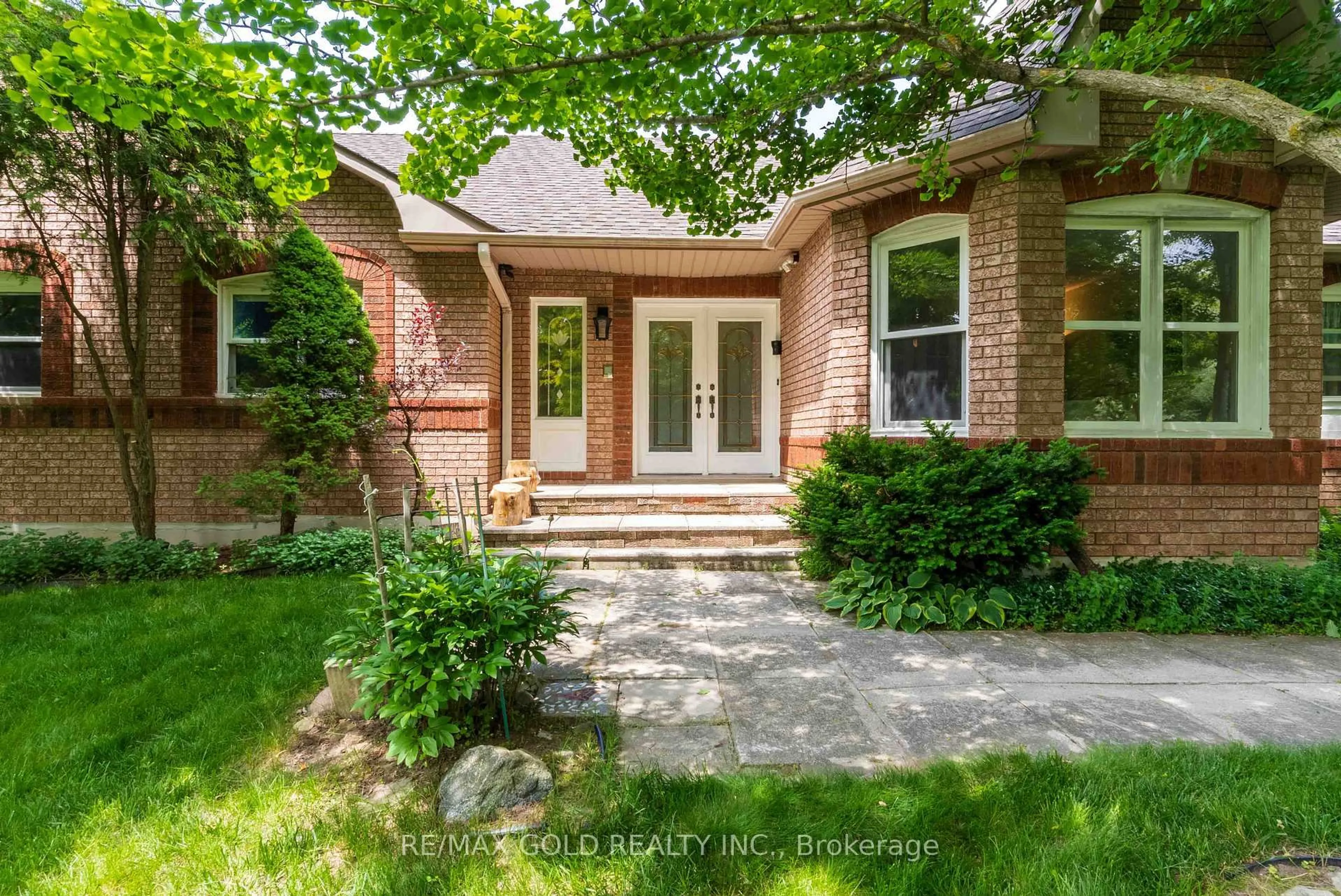 Home with brick exterior material, street for 12 Golfdale Crt, Caledon Ontario L7E 0B3