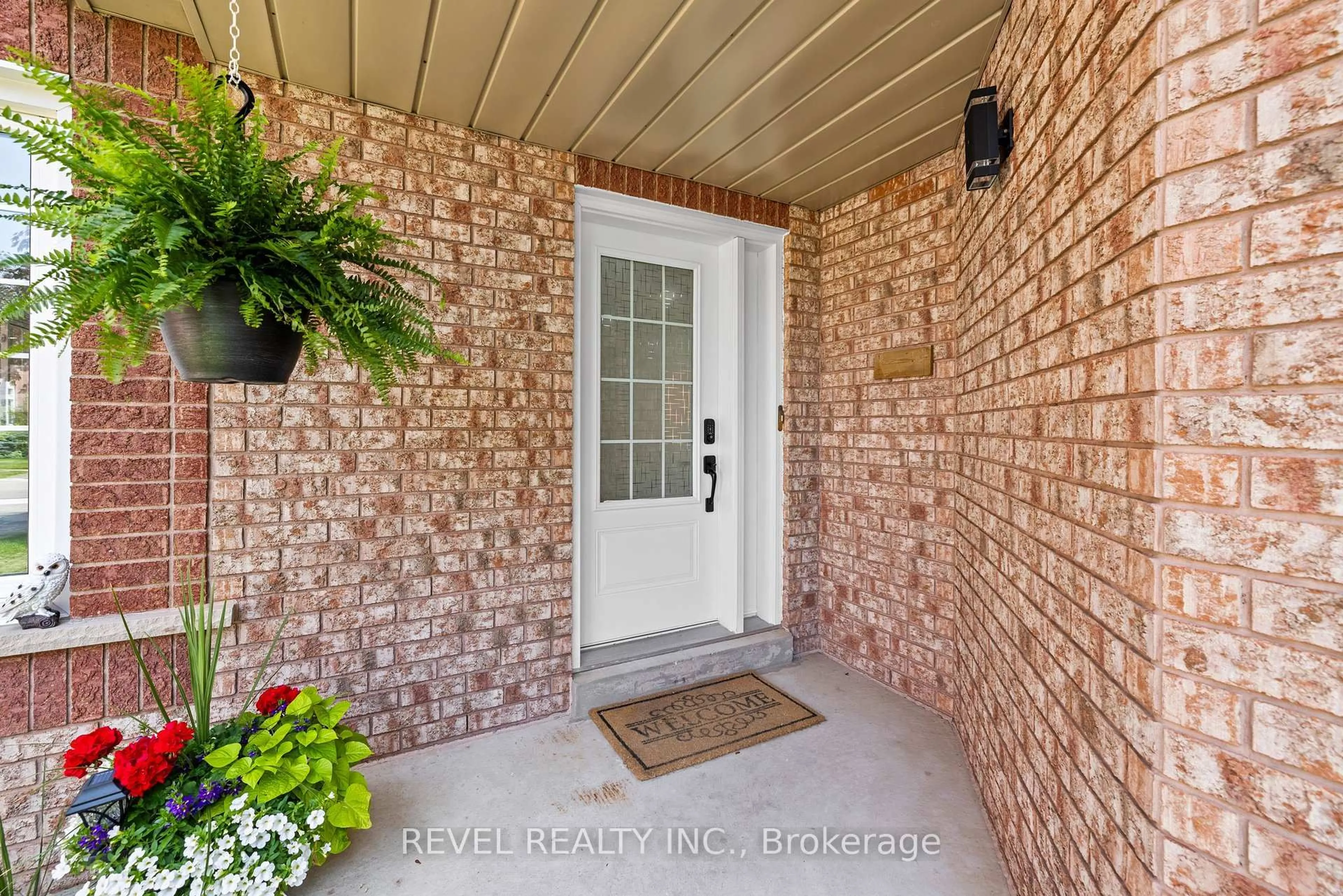 Indoor entryway for 6881 Lisgar Dr, Mississauga Ontario L5N 6V1