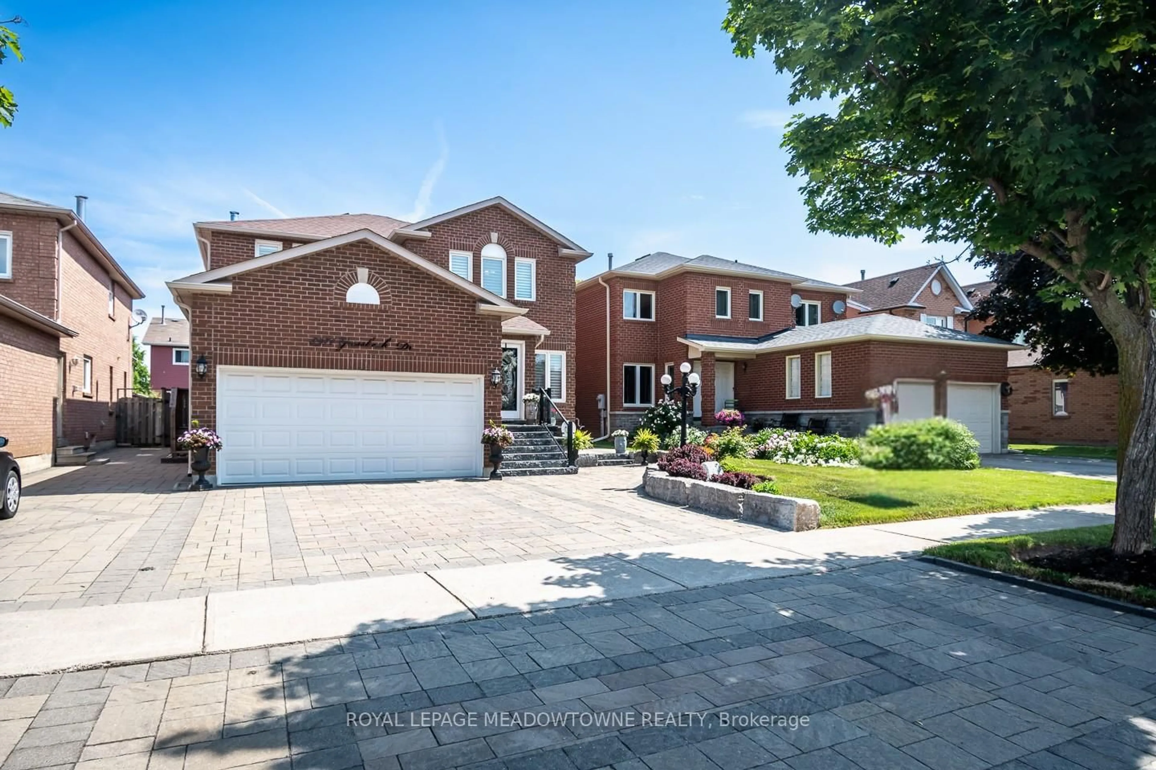 Home with brick exterior material, street for 5971 Grossbeak Dr, Mississauga Ontario L5N 6B3