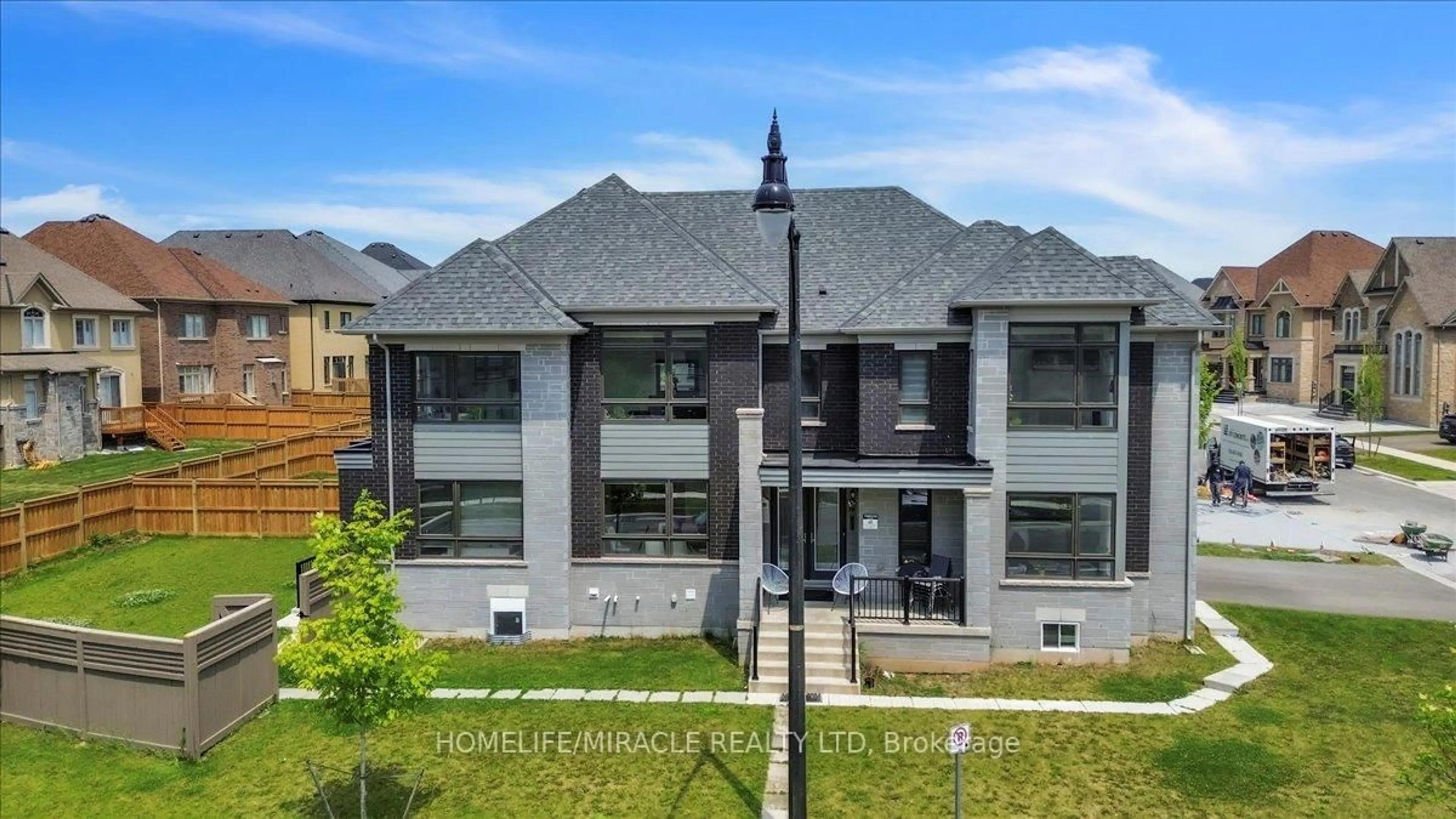 A pic from outside/outdoor area/front of a property/back of a property/a pic from drone, unknown for 73 Dairymaid Rd, Brampton Ontario L6X 5R9