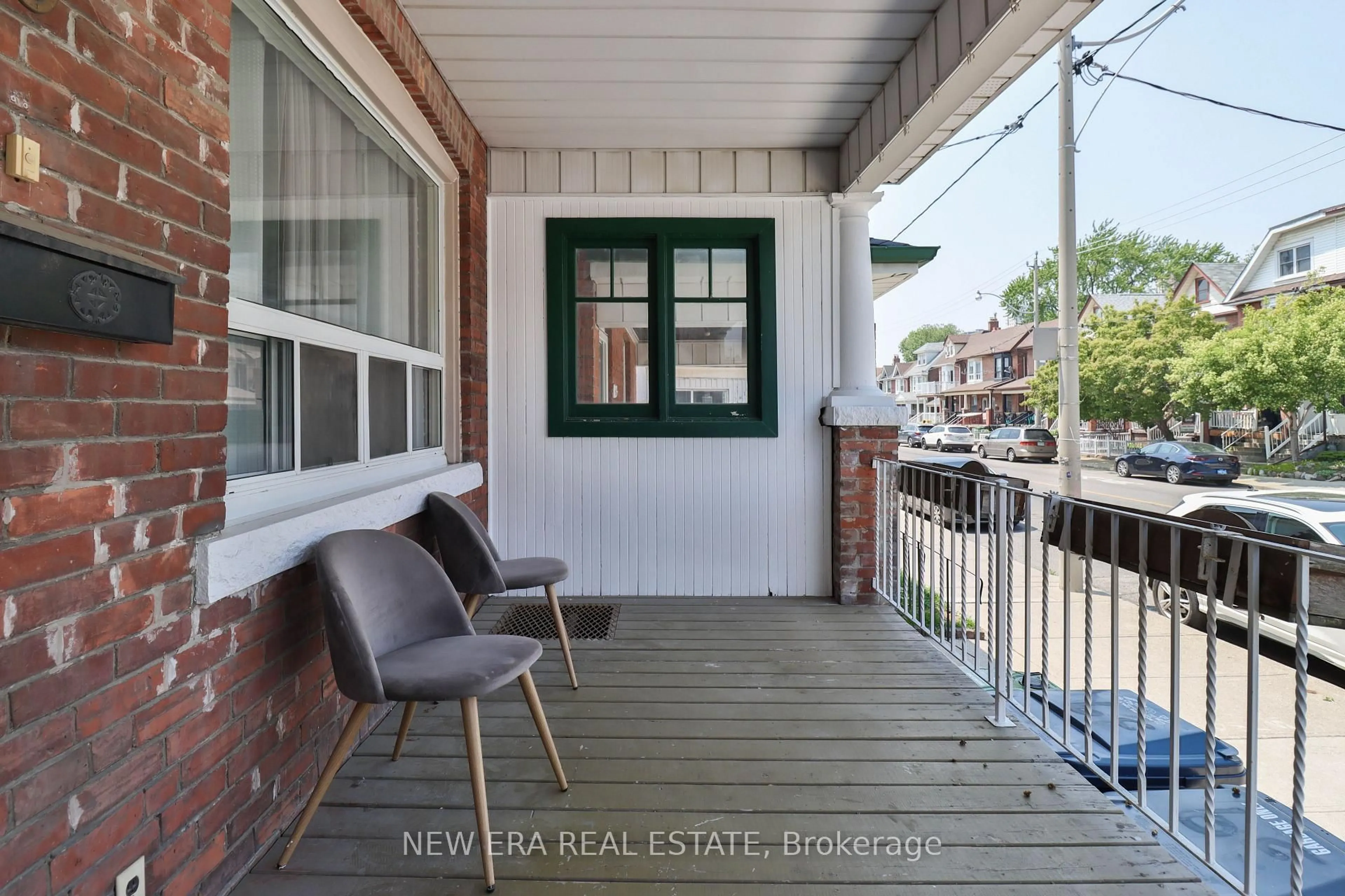 Patio, street for 39 Lappin Ave, Toronto Ontario M6H 1Y3