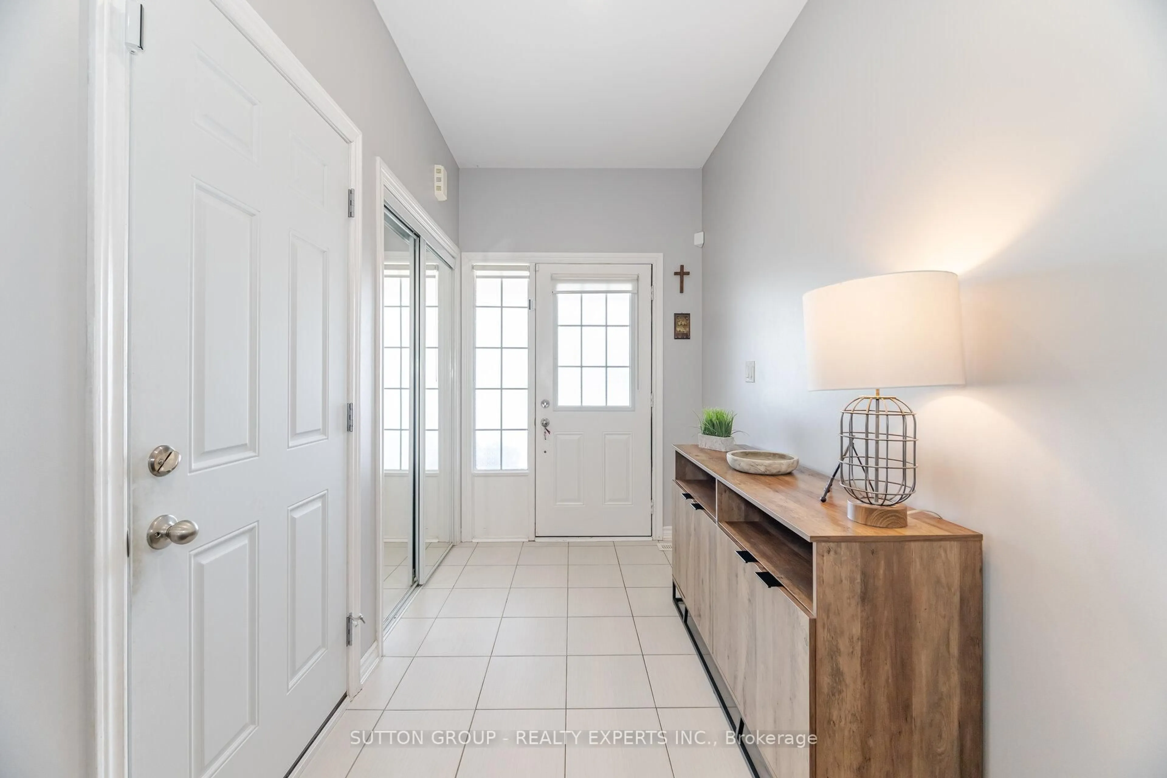 Indoor entryway for 61 Agava St, Brampton Ontario L7A 4R9