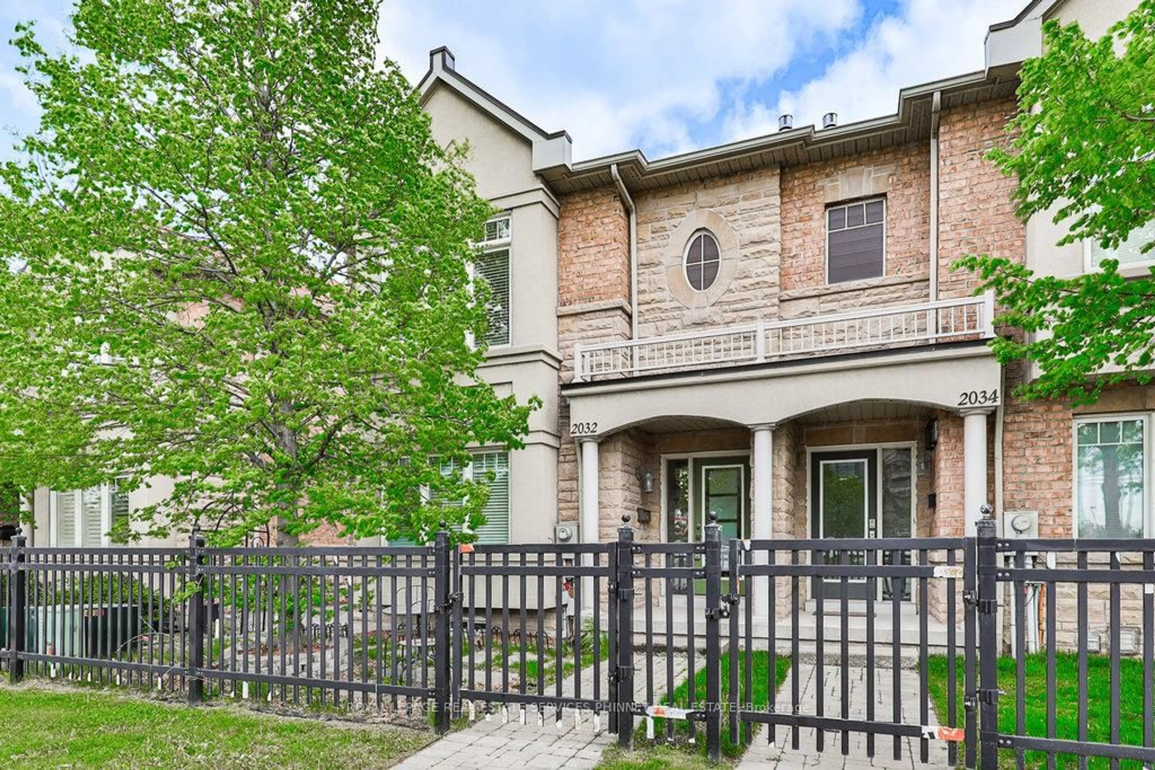 Home with brick exterior material, street for 2032 Lakeshore Rd, Mississauga Ontario L5J 1J8