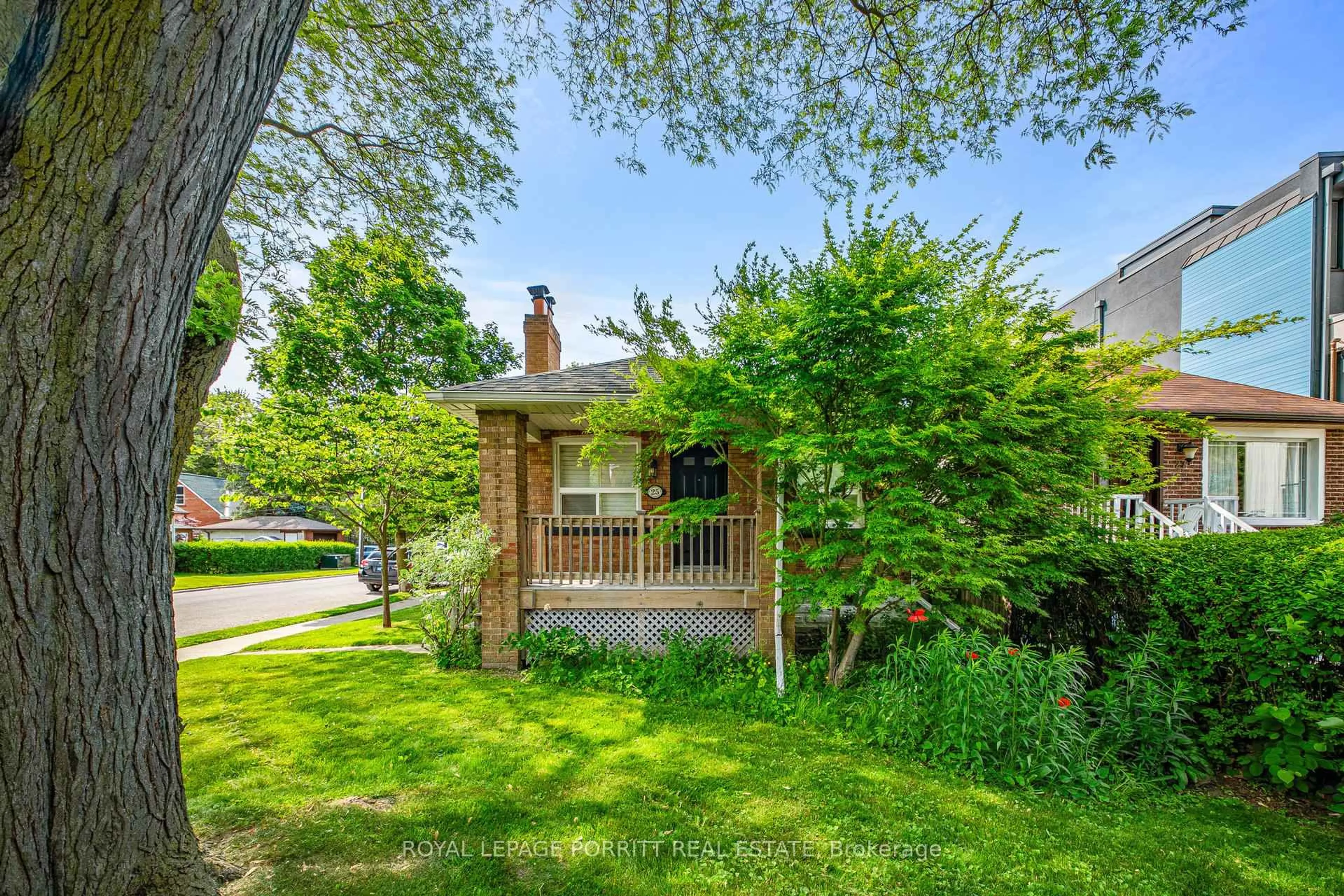 Patio, street for 25 Ash Cres, Toronto Ontario M8W 1E4