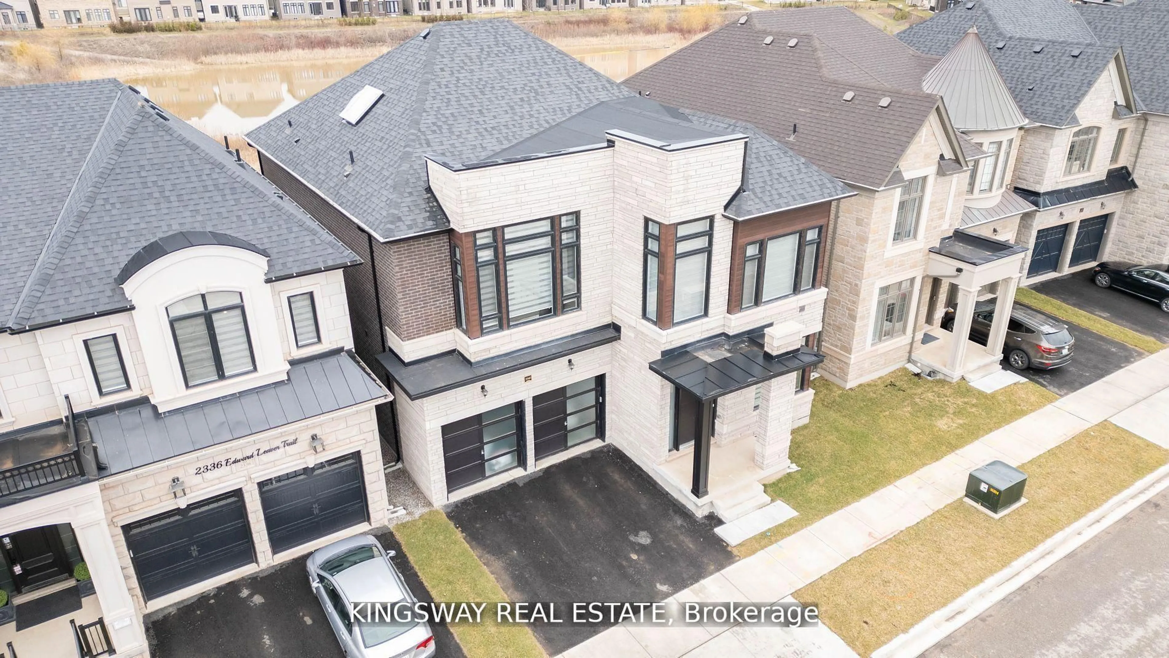 A pic from outside/outdoor area/front of a property/back of a property/a pic from drone, street for 2340 Edward Leaver Tr, Oakville Ontario L6M 5M7
