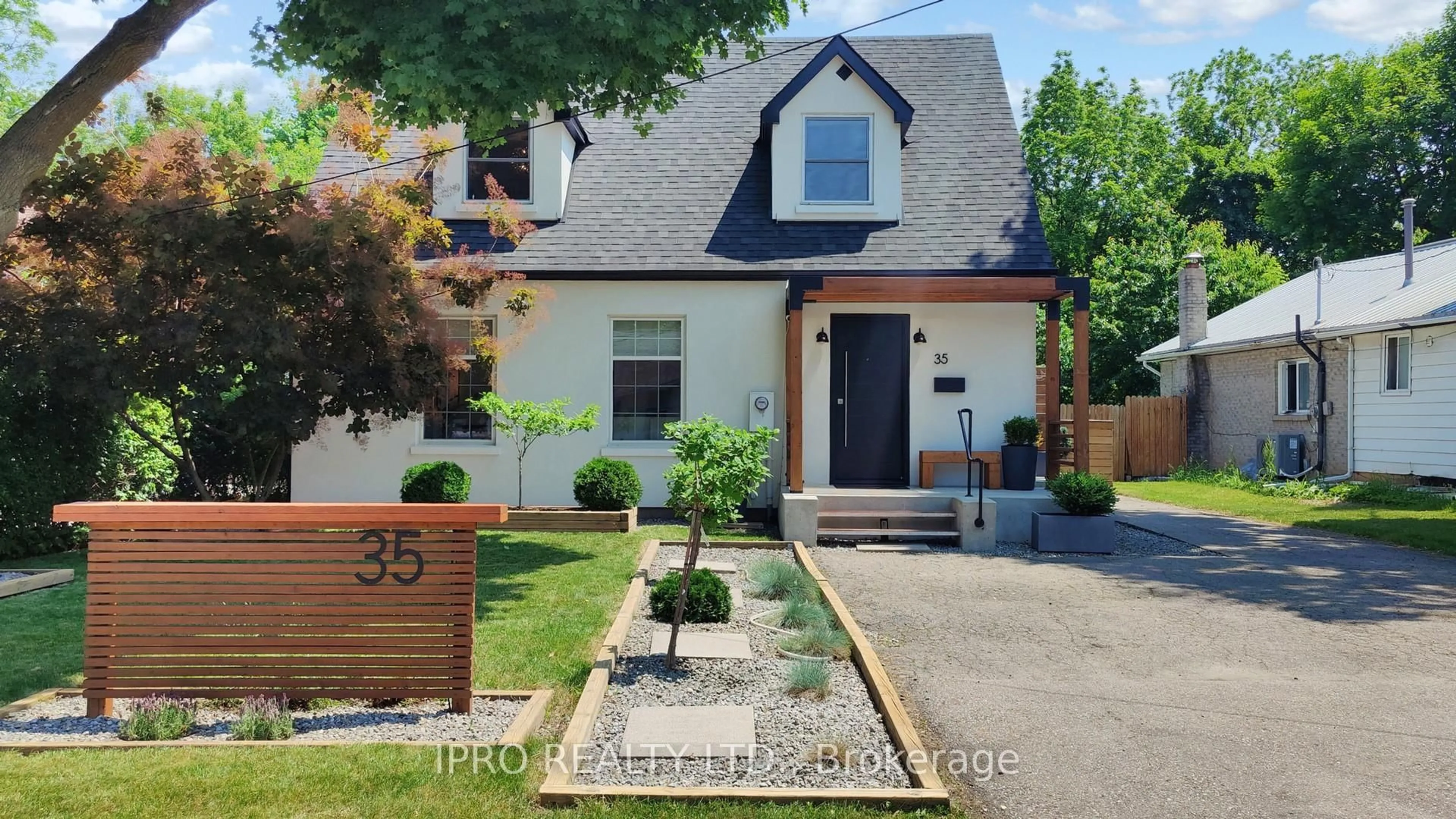 Home with brick exterior material, street for 35 Clarence St, Brampton Ontario L6W 1S2