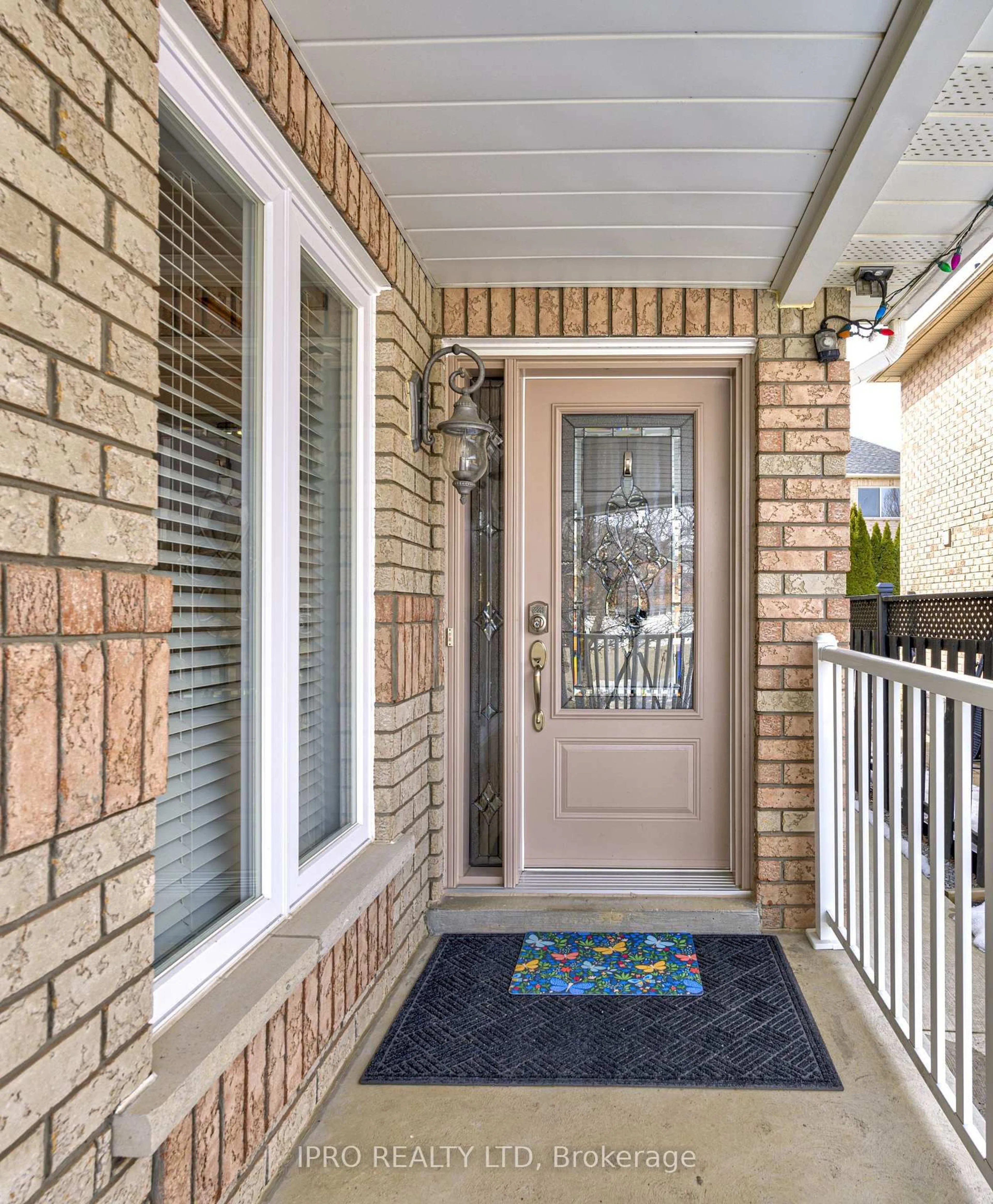 Indoor entryway for 21 Trailview Lane, Caledon Ontario L7E 2V7