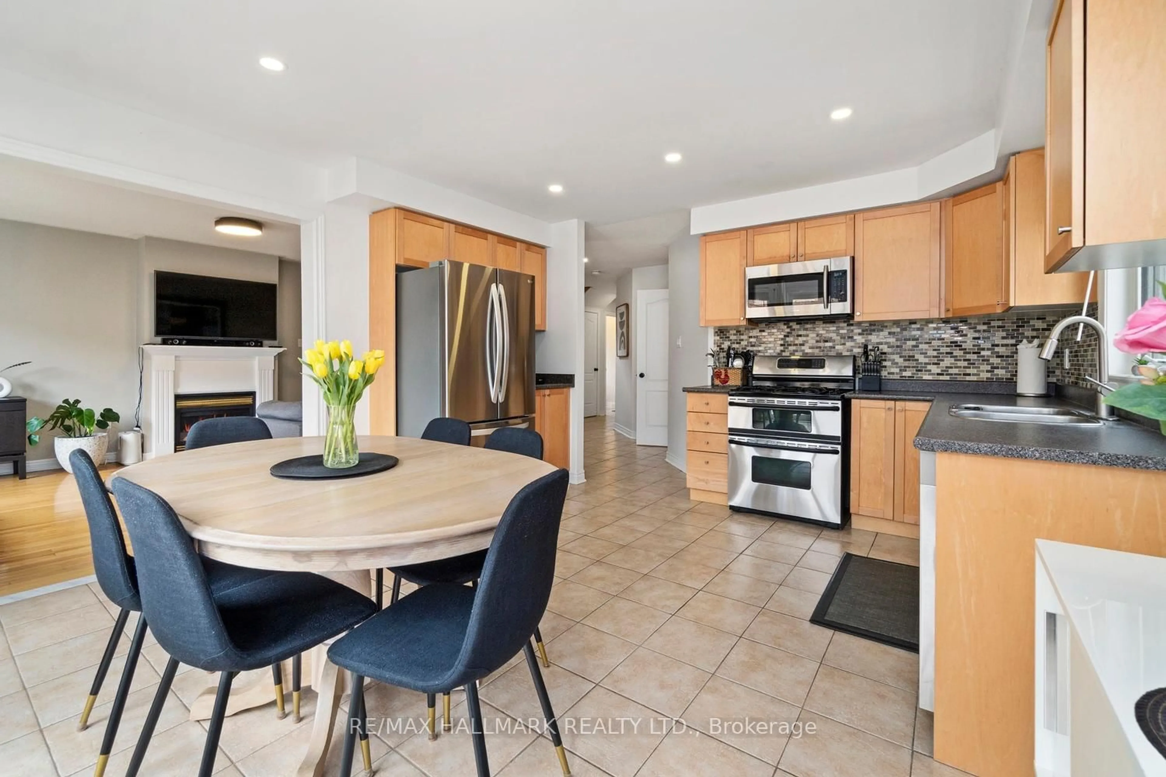 Open concept kitchen, ceramic/tile floor for 80 Sewells Lane, Brampton Ontario L7A 2Z8