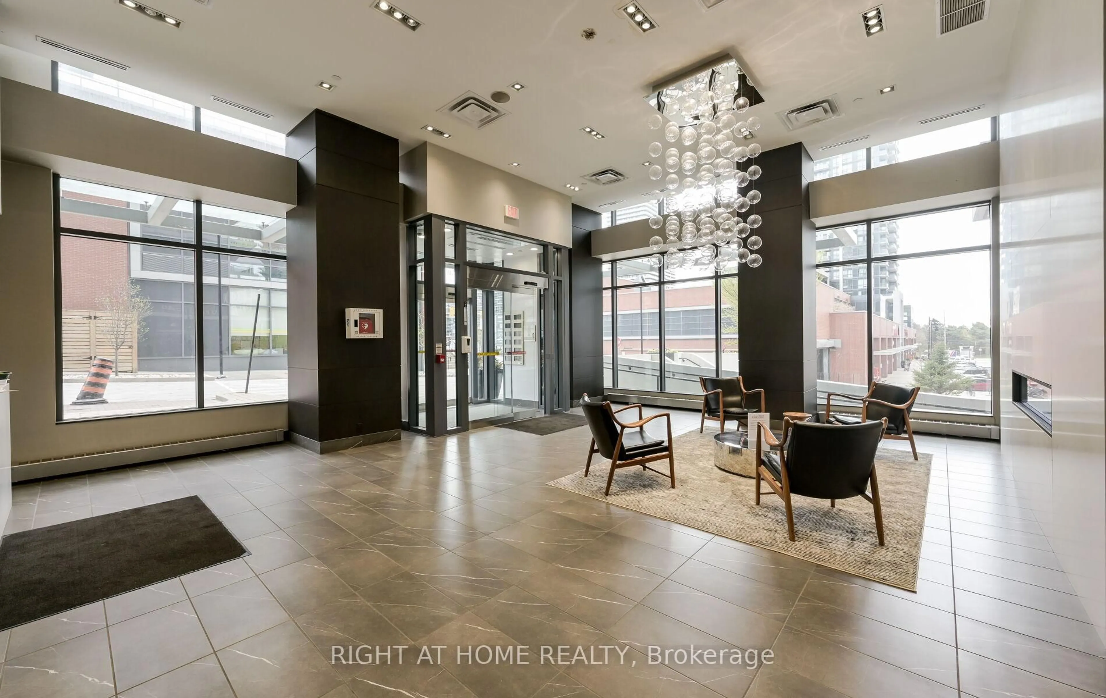 Indoor foyer for 10 Park Lawn Rd #3507, Toronto Ontario M8Y 3H8