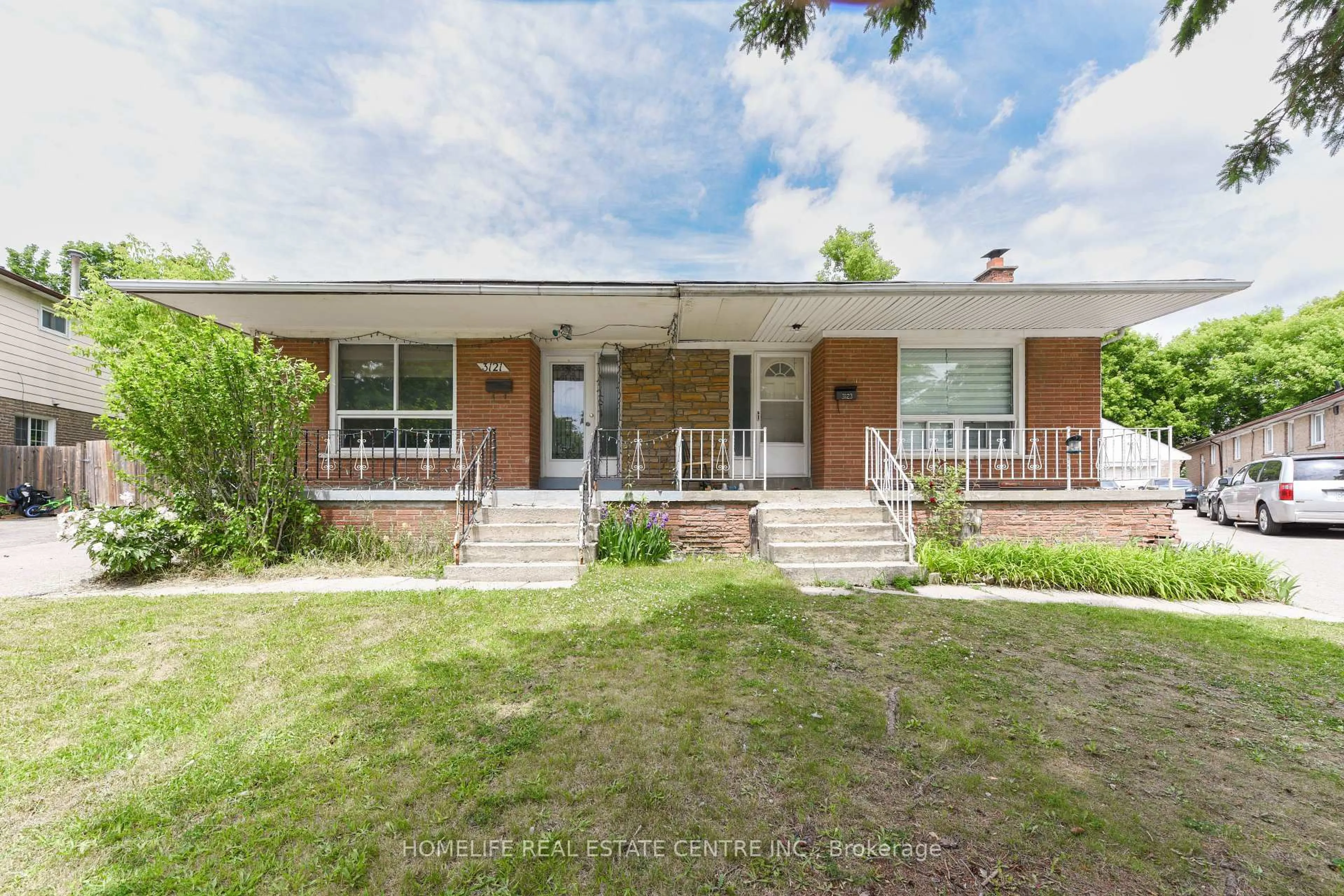 Home with brick exterior material, street for 3121 Purnell Crt, Mississauga Ontario L4T 2J7