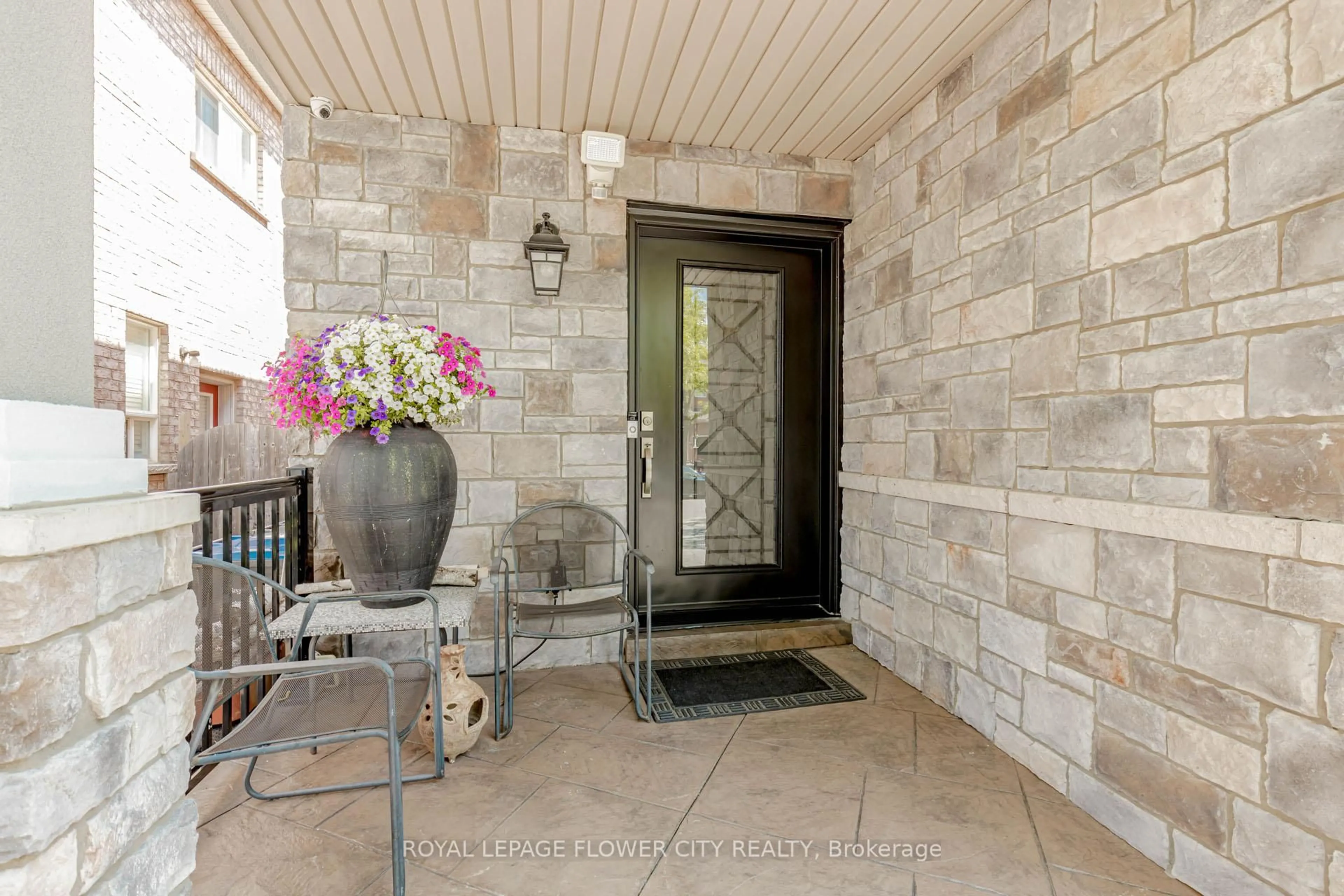 Indoor entryway for 31 Savita Rd, Brampton Ontario L7A 3V1