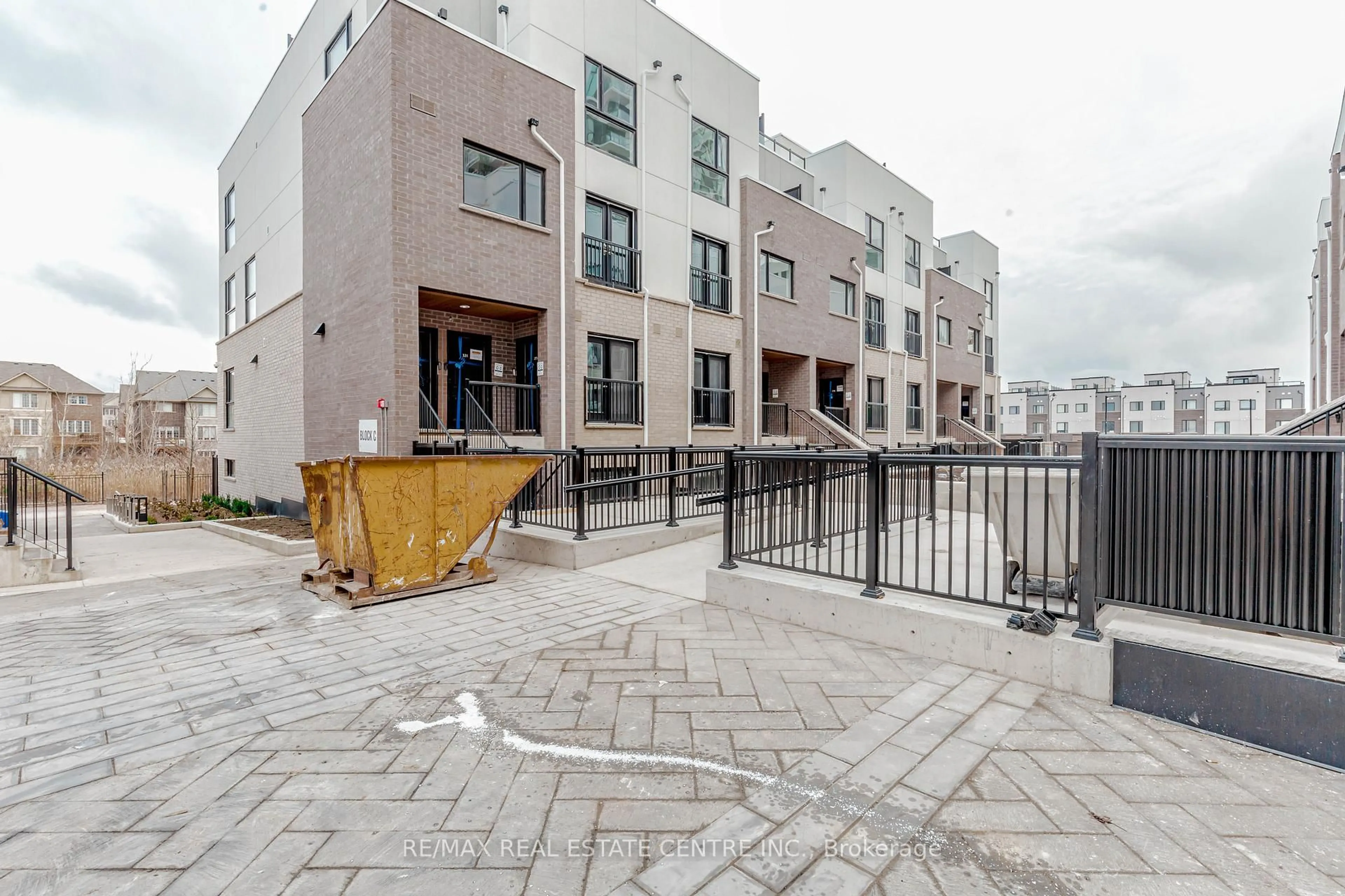 Patio, street for 349 Wheat Boom Dr #117, Oakville Ontario L6H 7X5