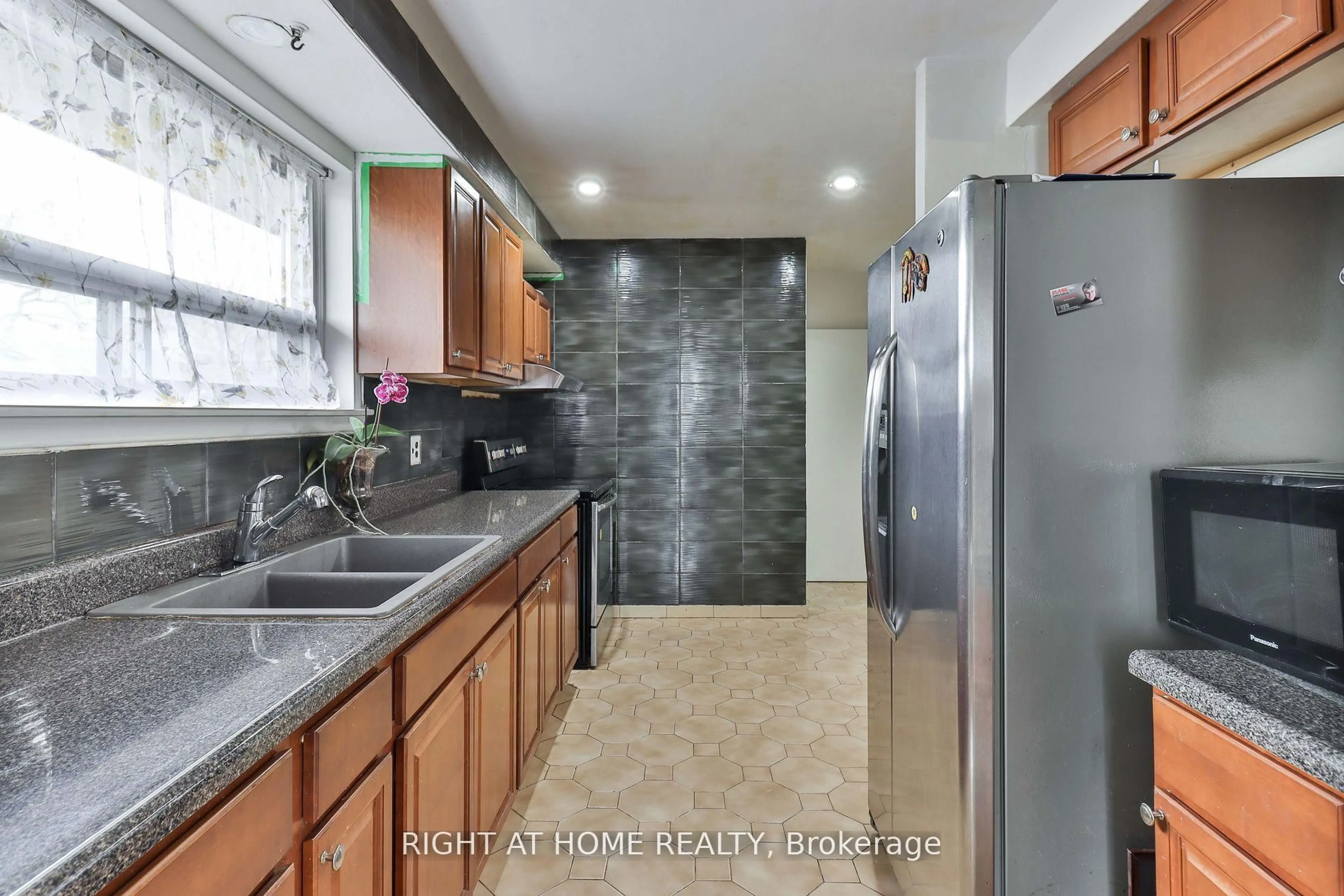 Unknown for 14 Midden Cres, Toronto Ontario M9R 3L8