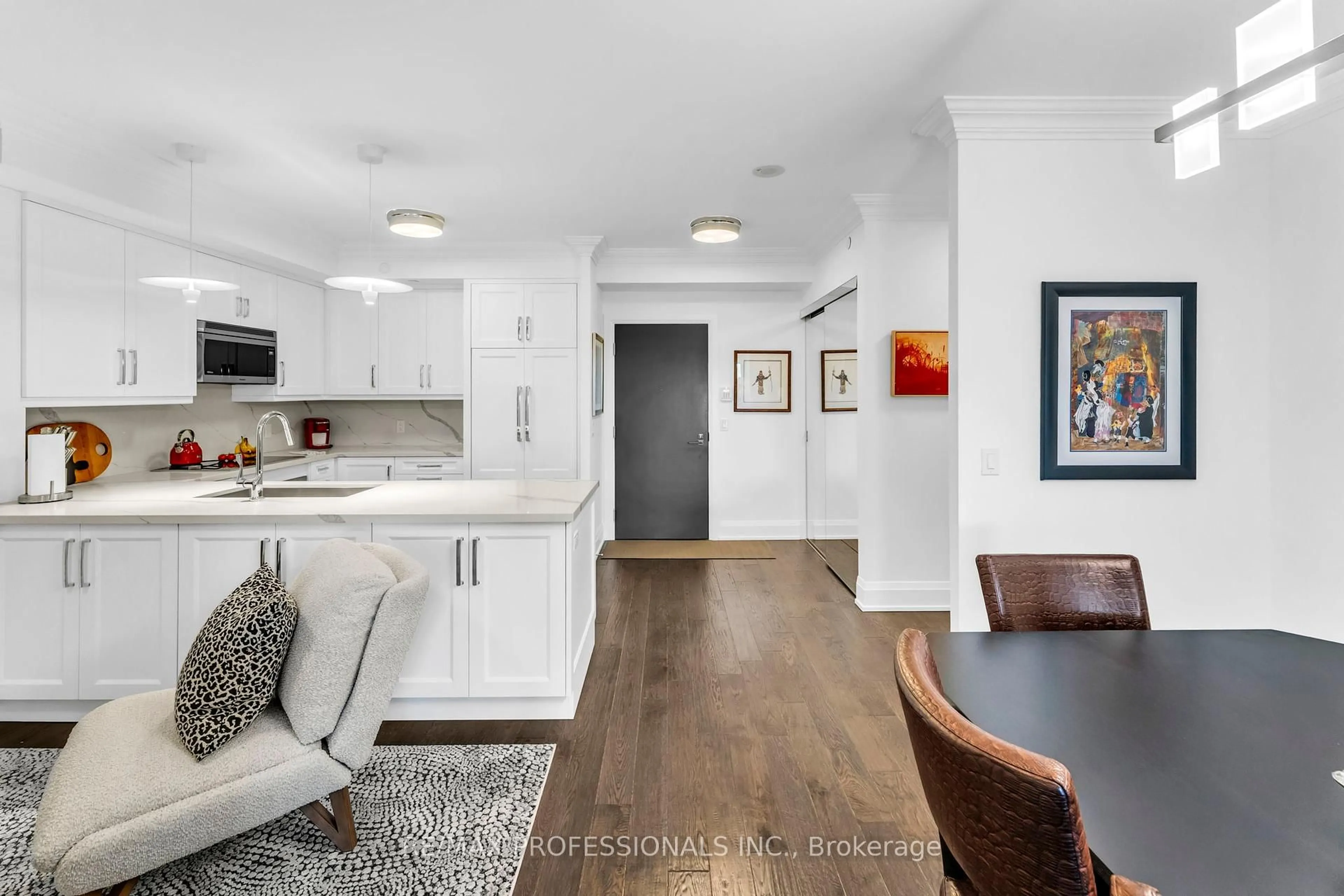 Open concept kitchen, unknown for 1 Old Mill Dr #329, Toronto Ontario M6S 0A1