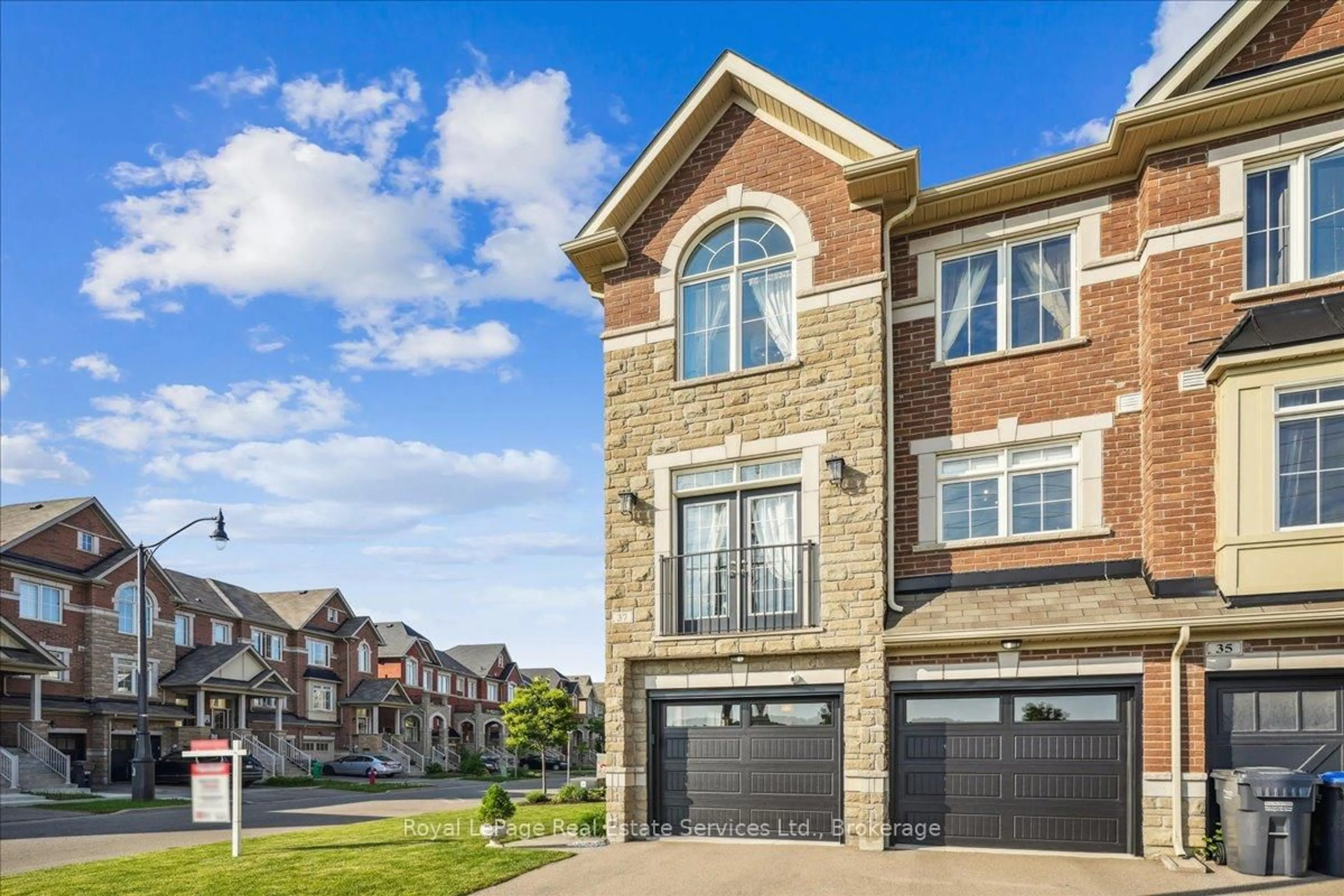 Home with brick exterior material, unknown for 37 Rockman Cres, Brampton Ontario L7A 0B5