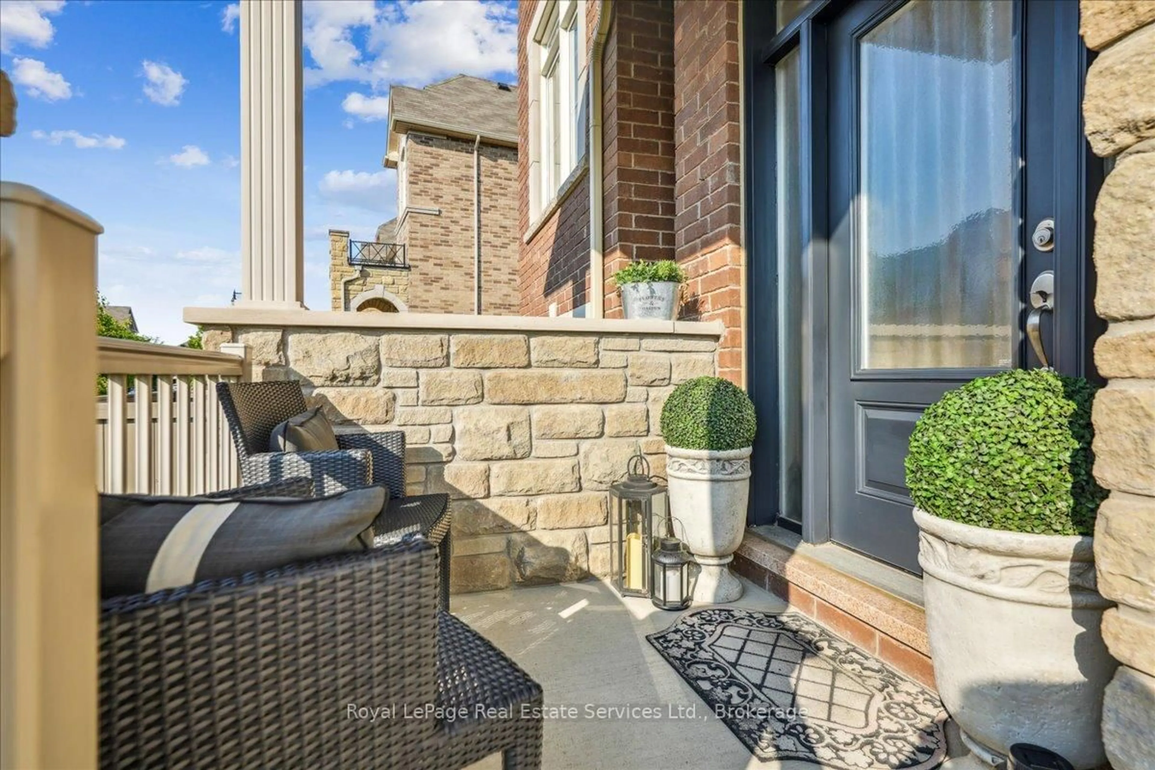 Patio, street for 37 Rockman Cres, Brampton Ontario L7A 0B5
