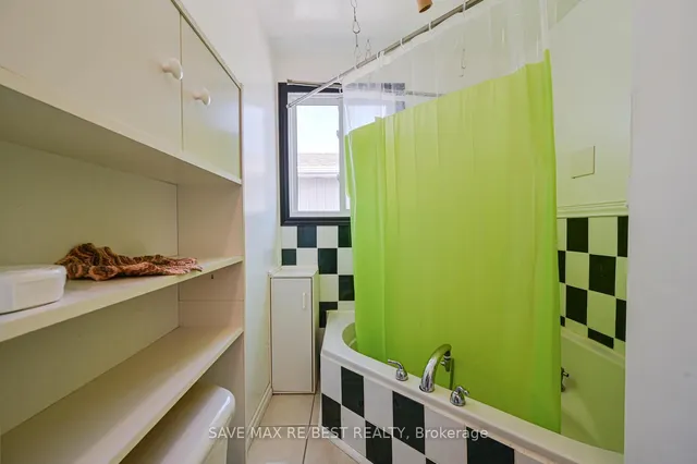 Additional property image - 15 Ashurst Cres