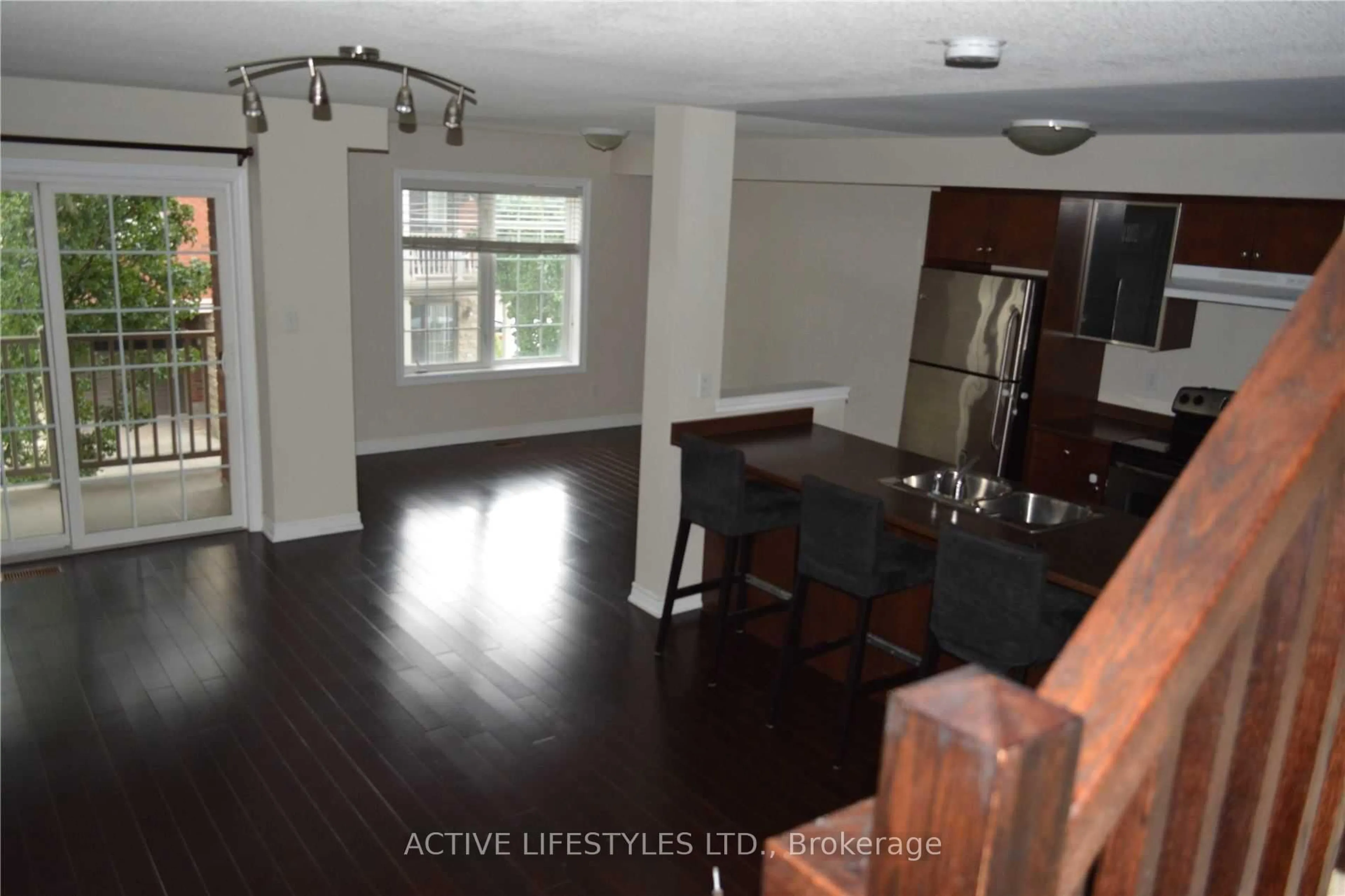 A pic of a room for 626 Garibaldi Common, Burlington Ontario L7L 0E2