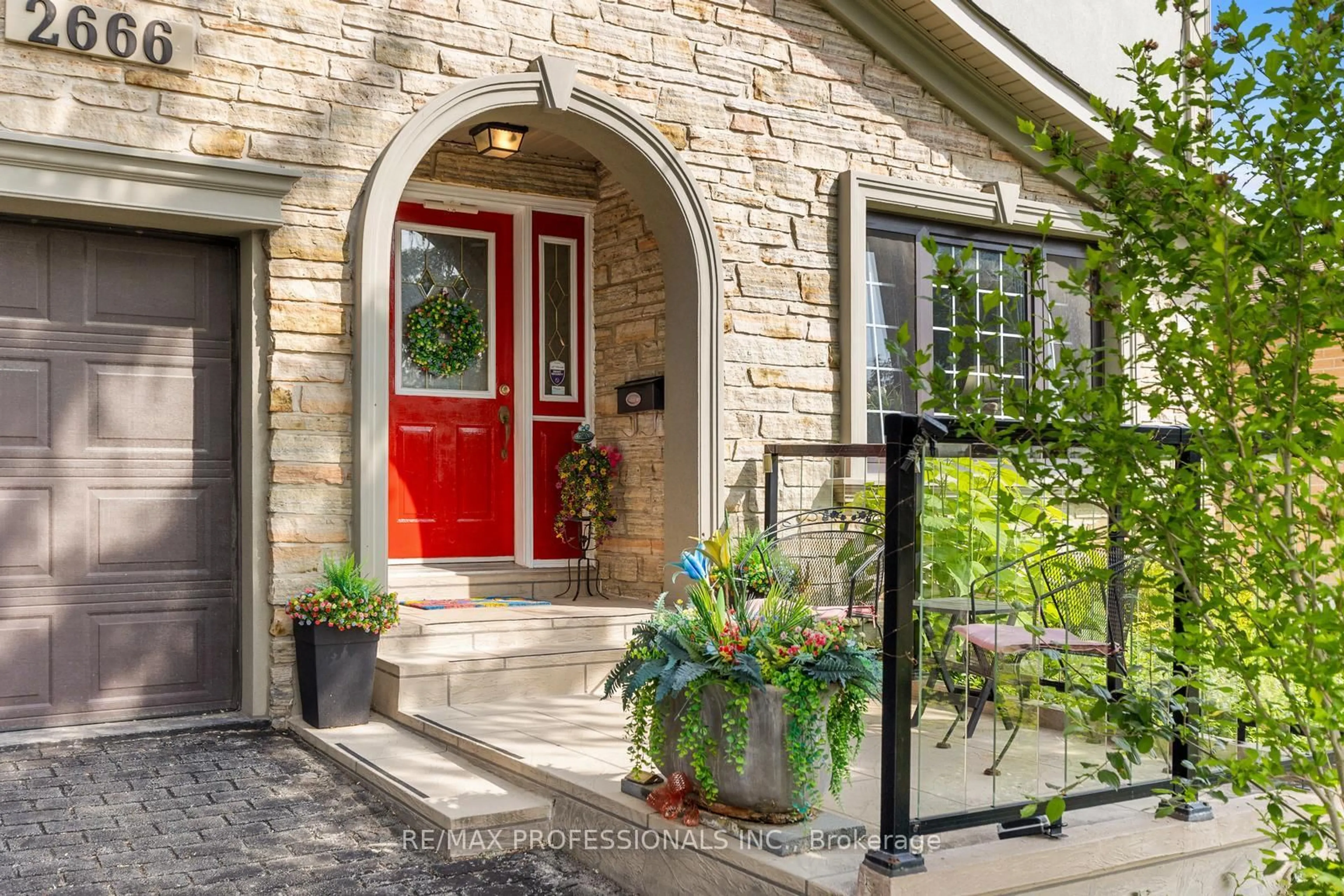 Indoor entryway for 2666 Crystalburn Ave, Mississauga Ontario L5B 2N8