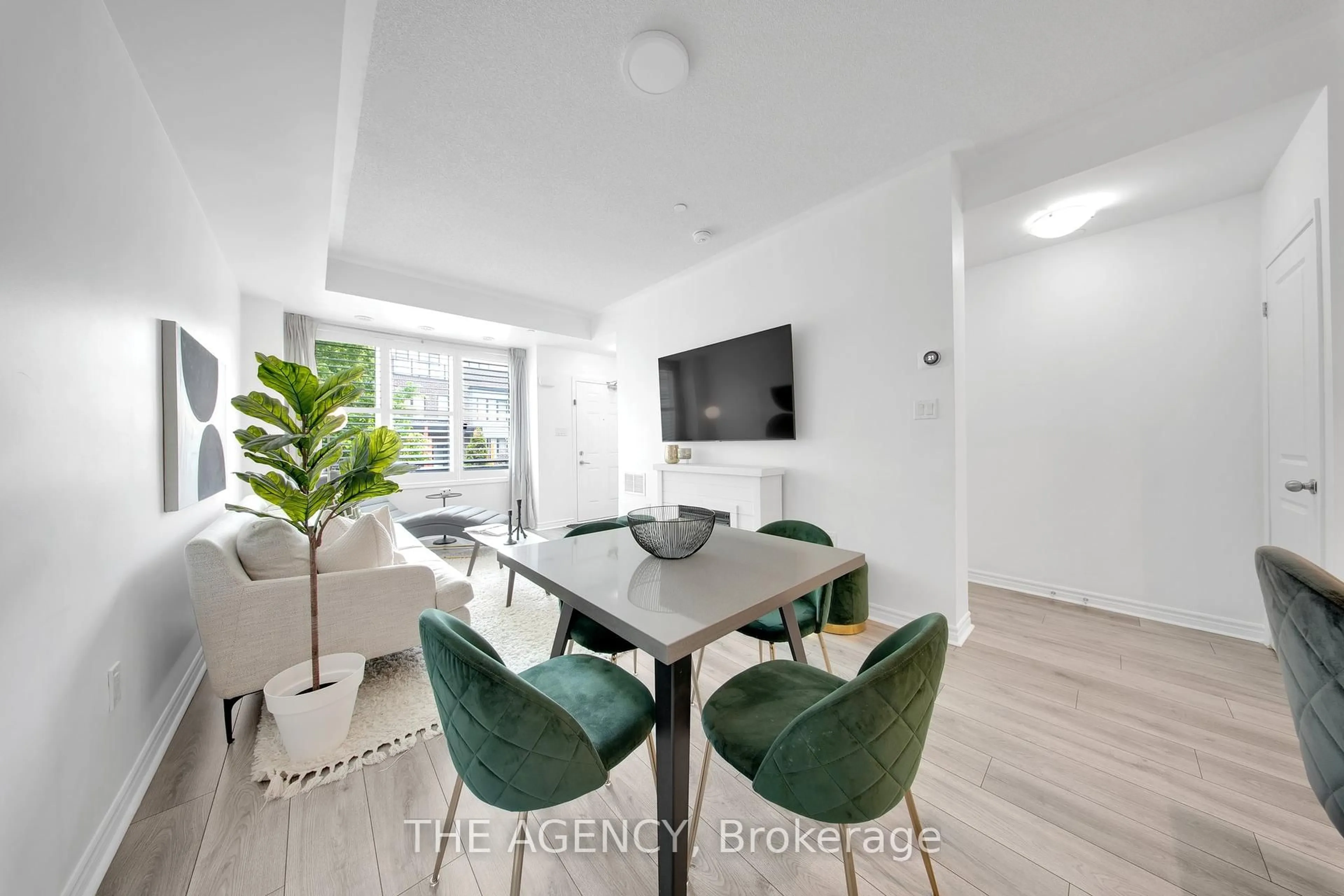 A pic of a room for 1155 Stroud Lane #2, Mississauga Ontario L5J 0B3