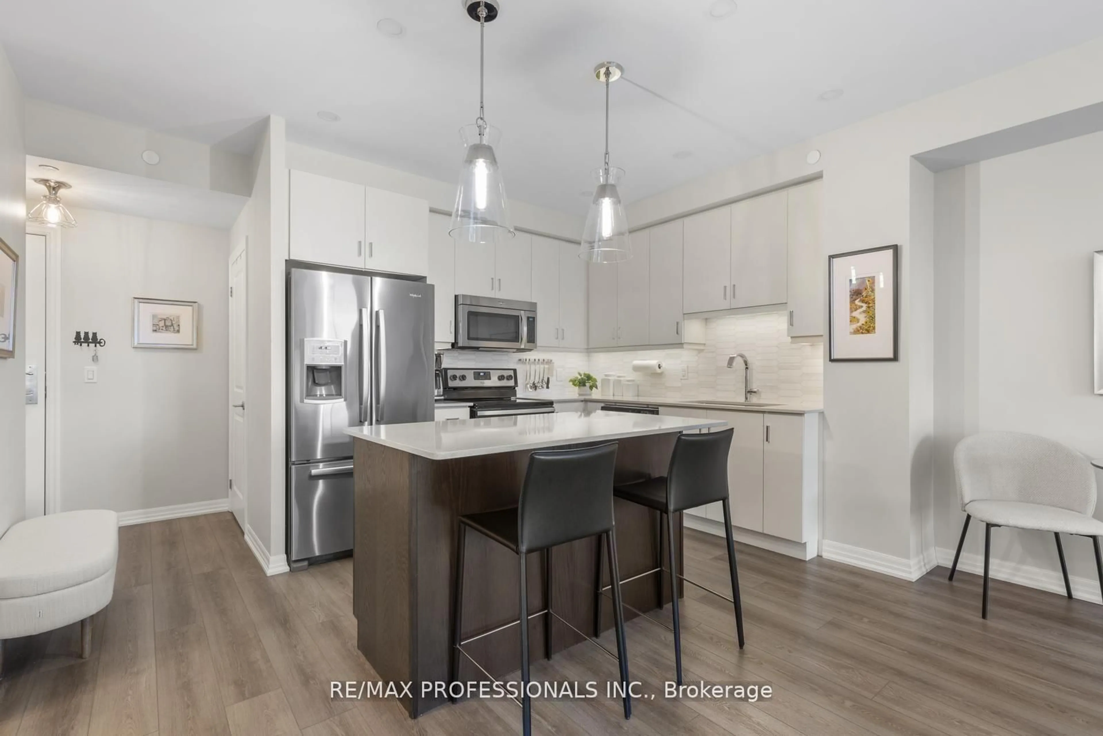 Open concept kitchen, unknown for 3563 Lake Shore Blvd #305, Toronto Ontario M8W 0A3