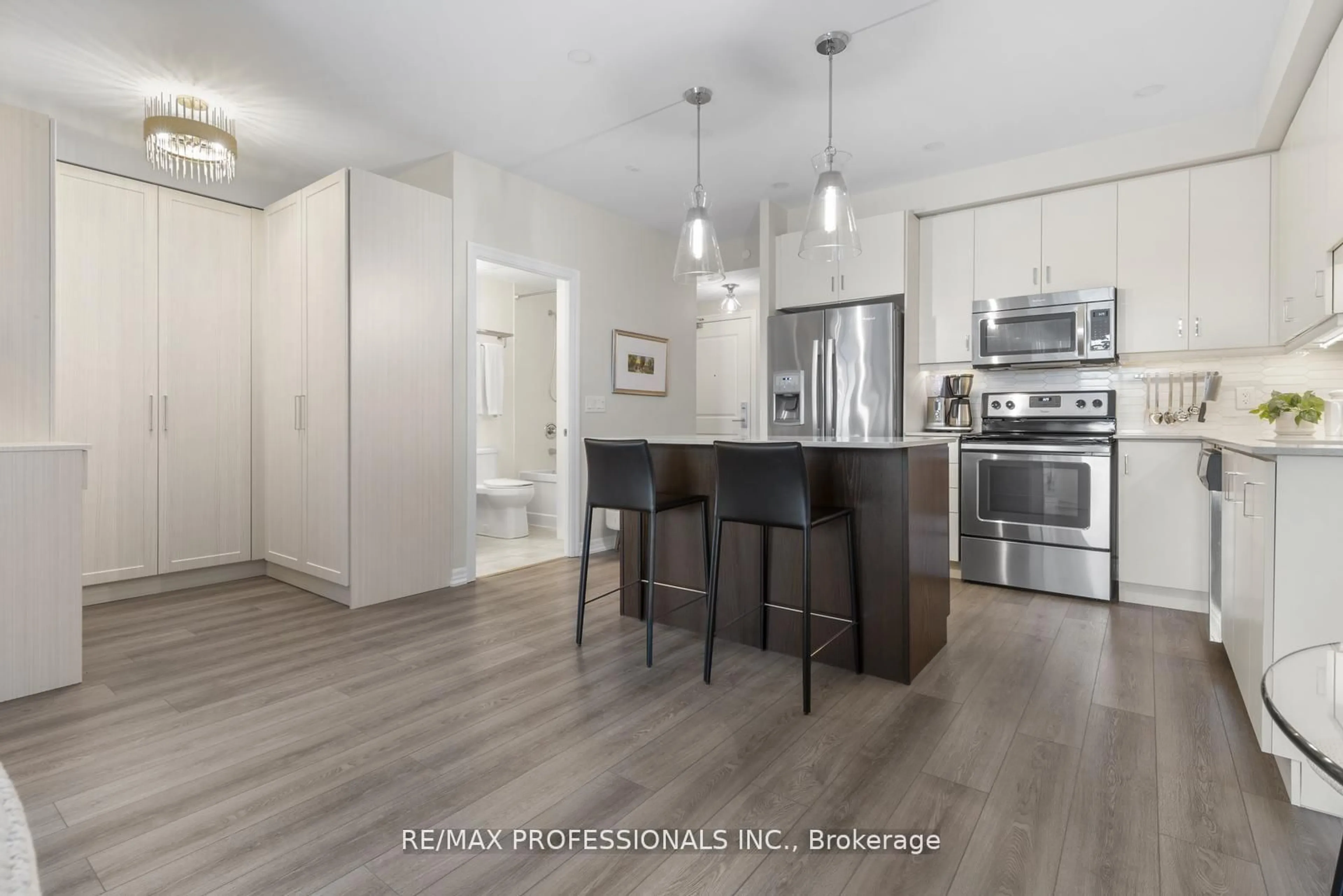 Open concept kitchen, unknown for 3563 Lake Shore Blvd #305, Toronto Ontario M8W 0A3
