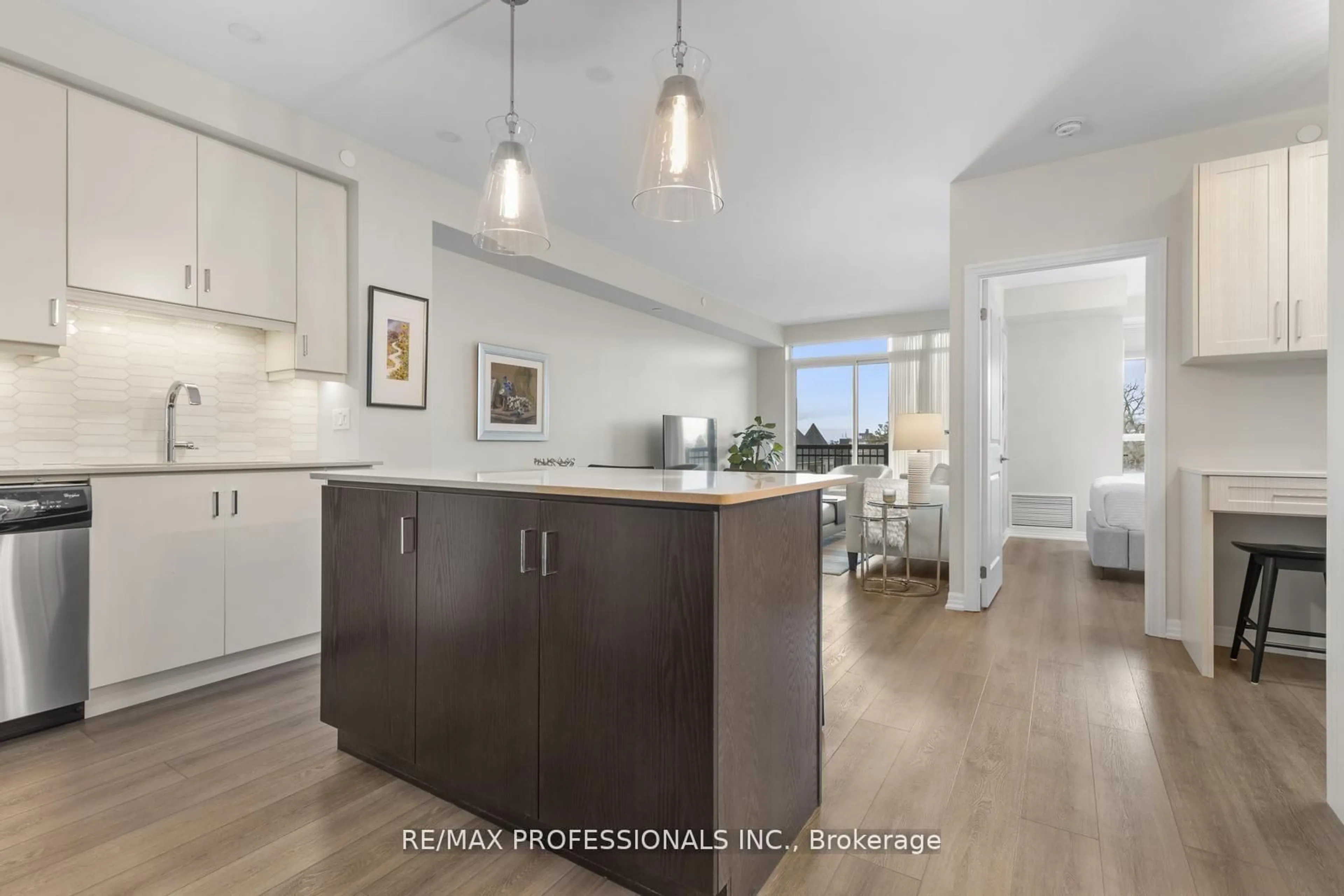 Open concept kitchen, unknown for 3563 Lake Shore Blvd #305, Toronto Ontario M8W 0A3