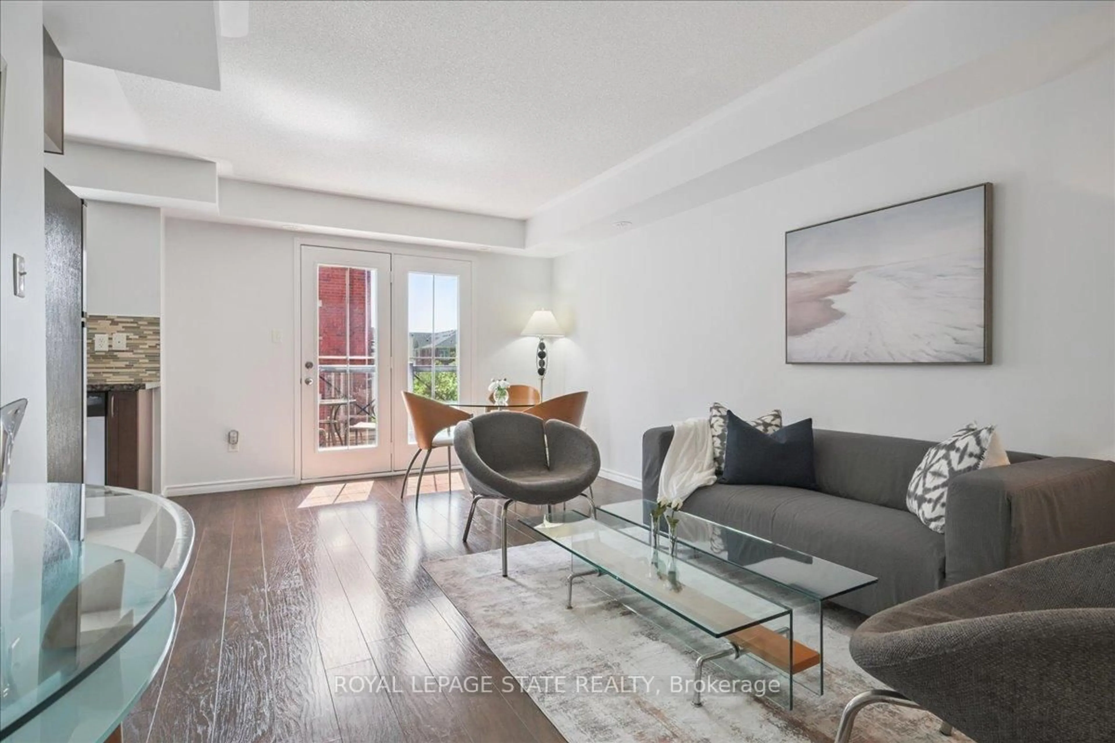 Living room with furniture, unknown for 2450 Post Rd #21, Oakville Ontario L6H 0J2