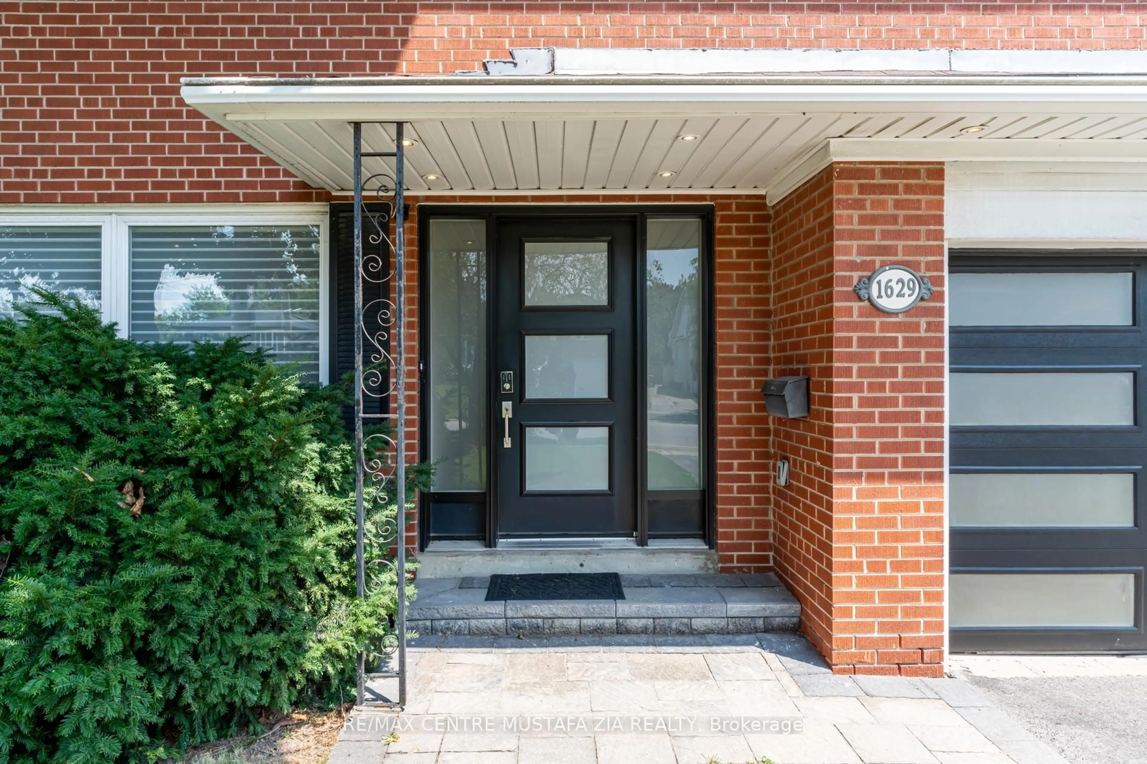 Home with brick exterior material, street for 1629 Ogden Ave, Mississauga Ontario L5E 2J2