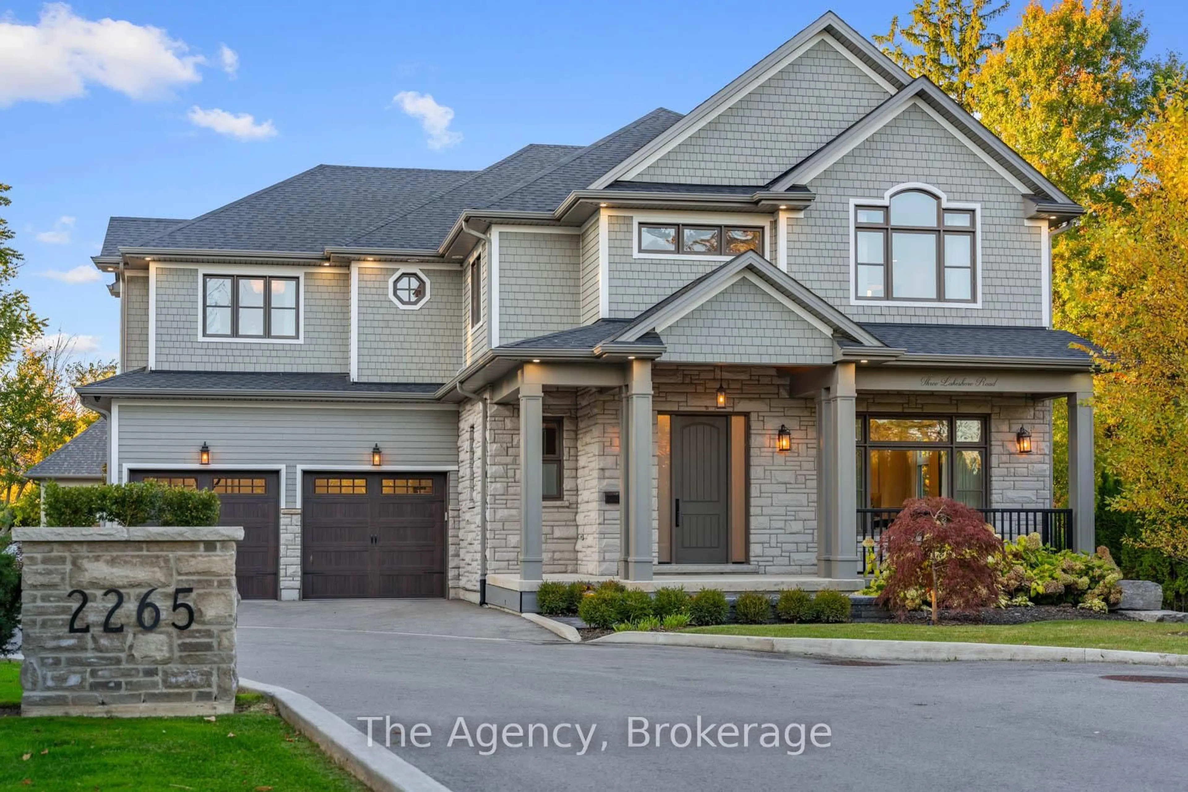 Home with brick exterior material, street for 2265 Lakeshore Rd #3, Burlington Ontario L7R 1B1