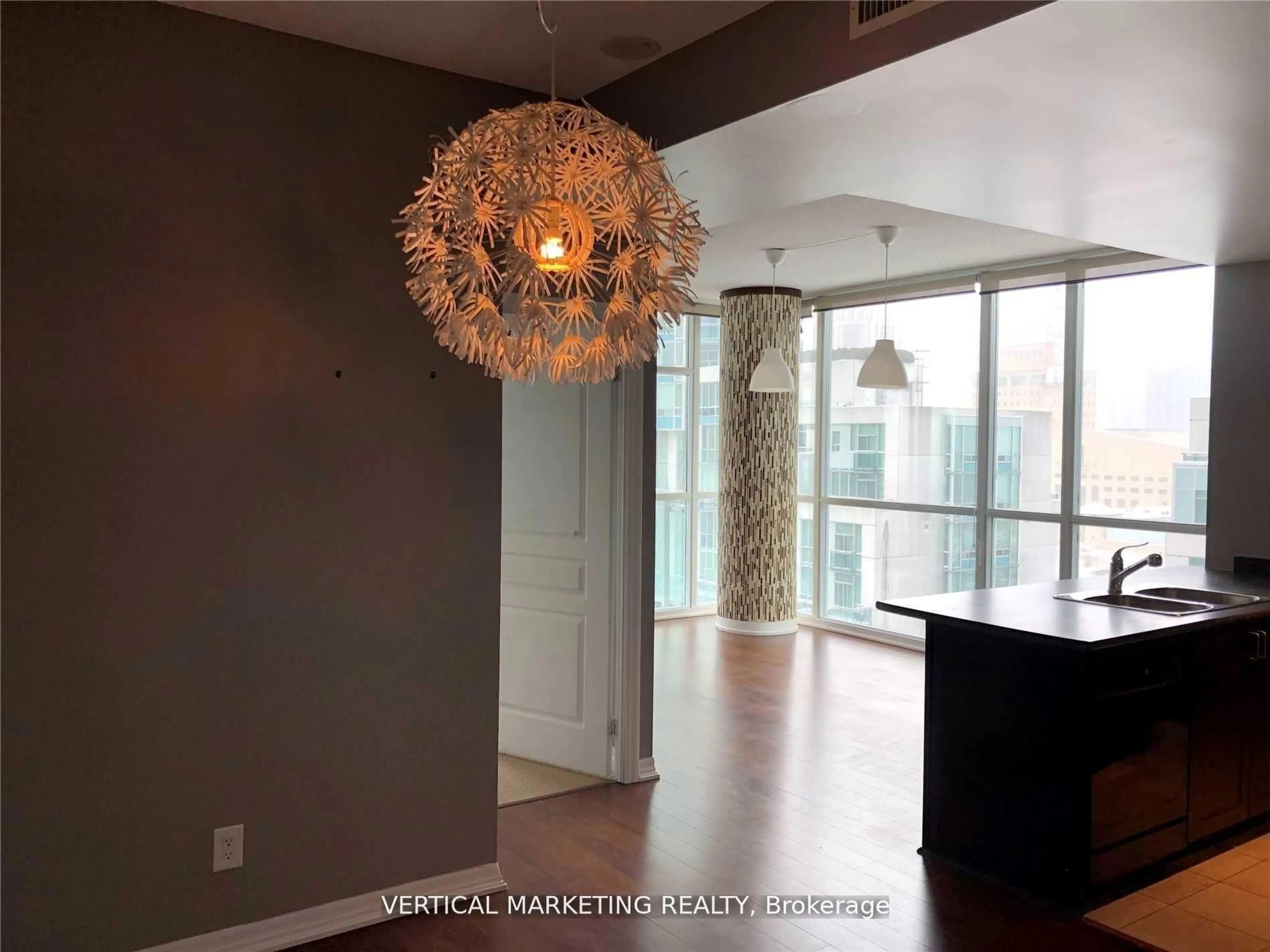 Indoor foyer for 223 Webb Dr #1012, Mississauga Ontario L5B 0E8