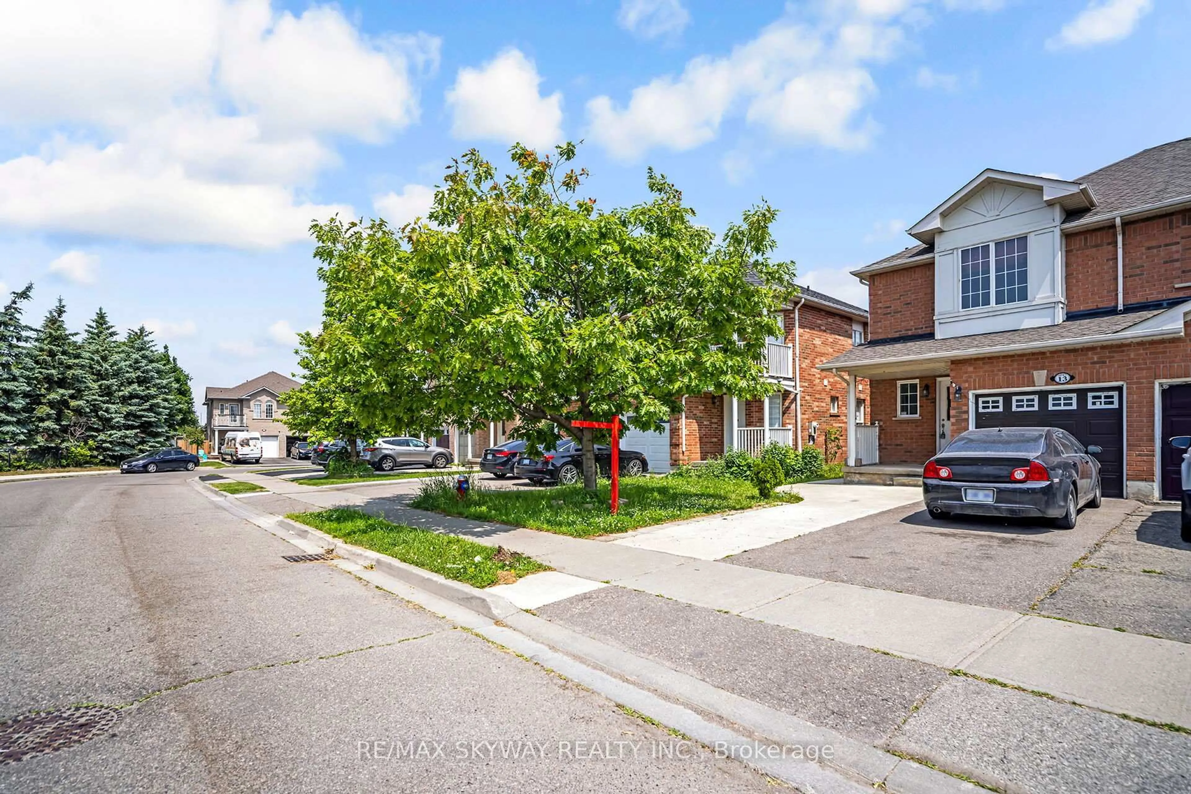 A pic from outside/outdoor area/front of a property/back of a property/a pic from drone, street for 13 Ozner Crt, Brampton Ontario L6X 4Y9
