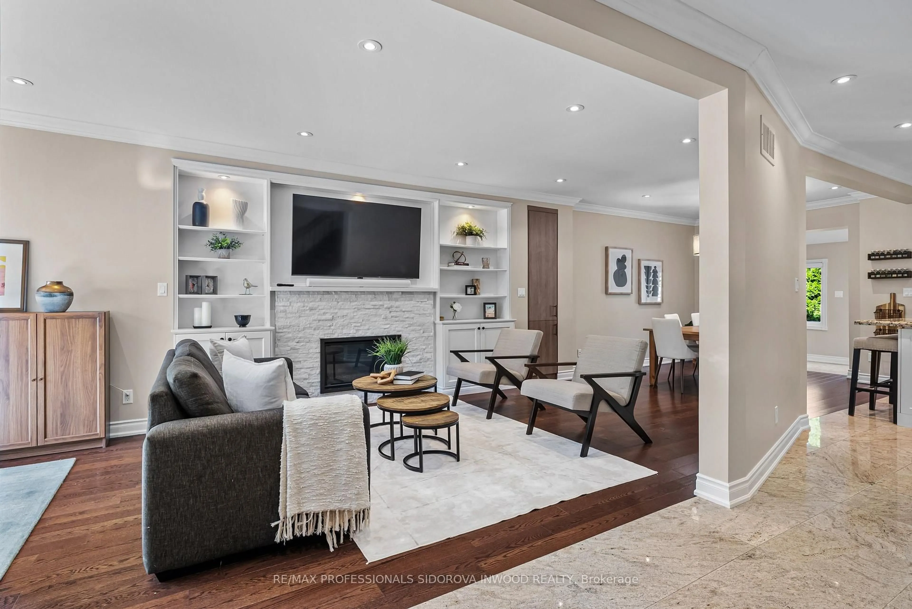 Living room with furniture, unknown for 291 Windermere Ave, Toronto Ontario M6S 3K4