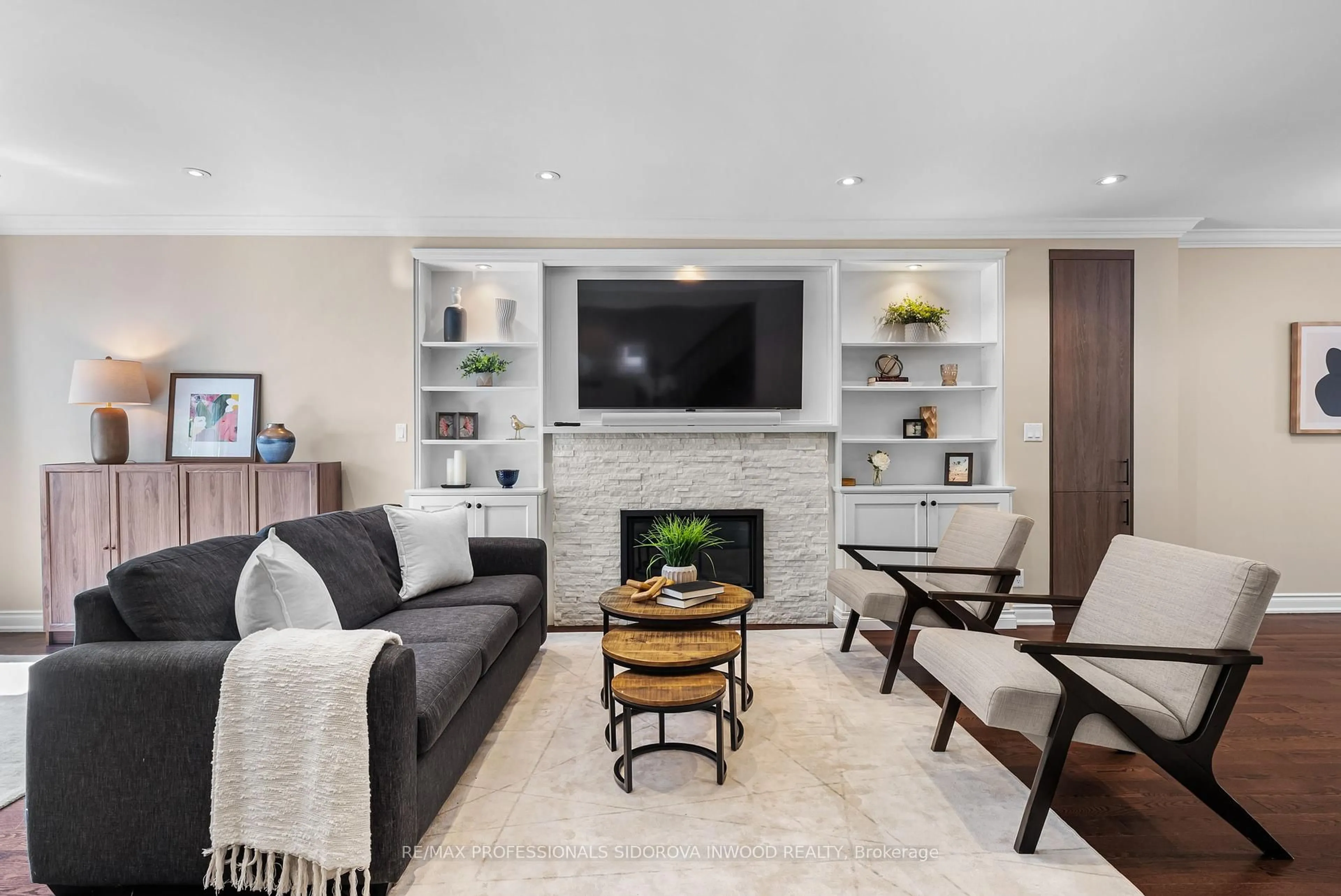 Living room with furniture, ceramic/tile floor for 291 Windermere Ave, Toronto Ontario M6S 3K4