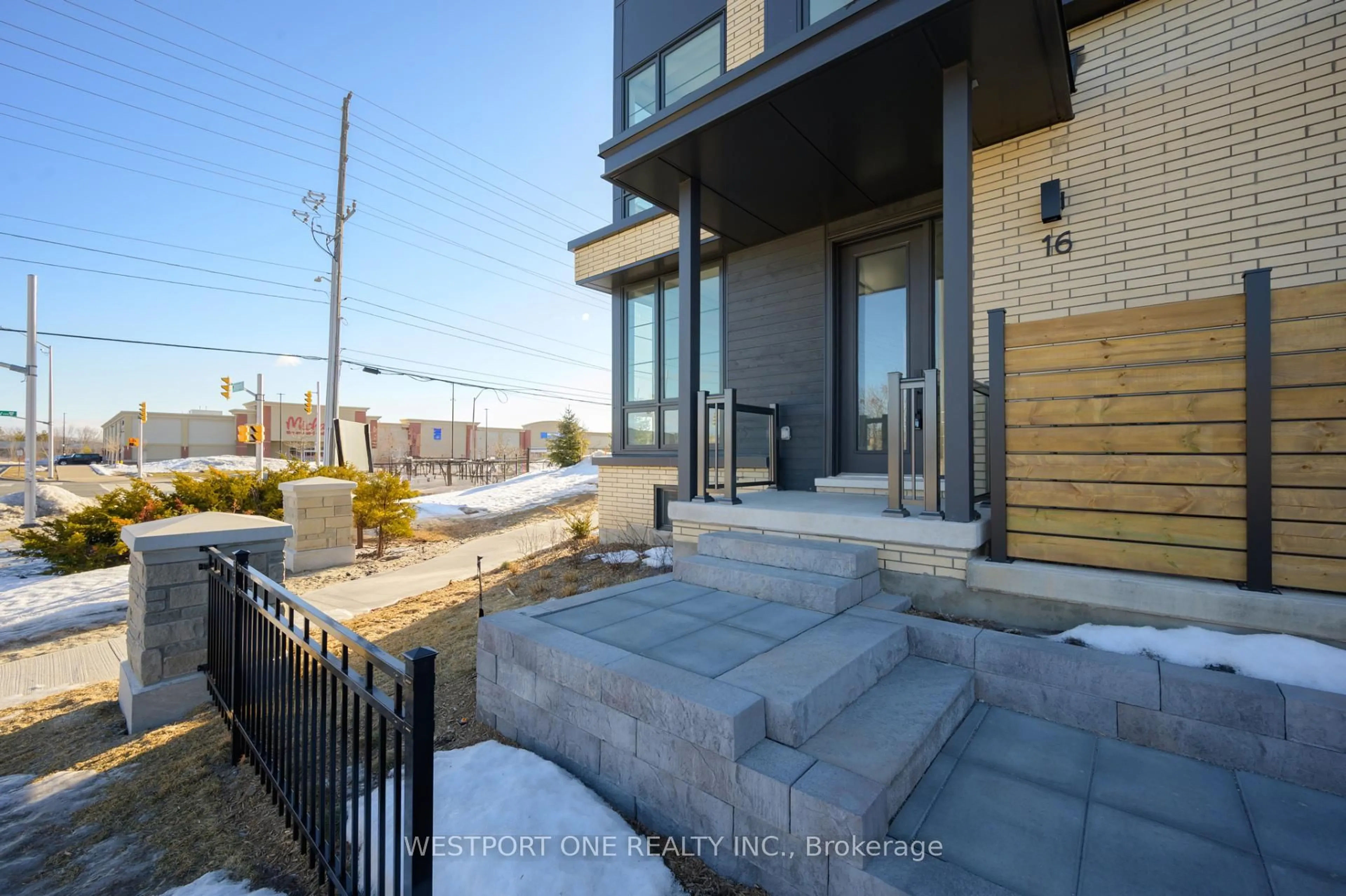 Patio, street for 2273 Turnberry Rd #16, Burlington Ontario L7M 4Y4