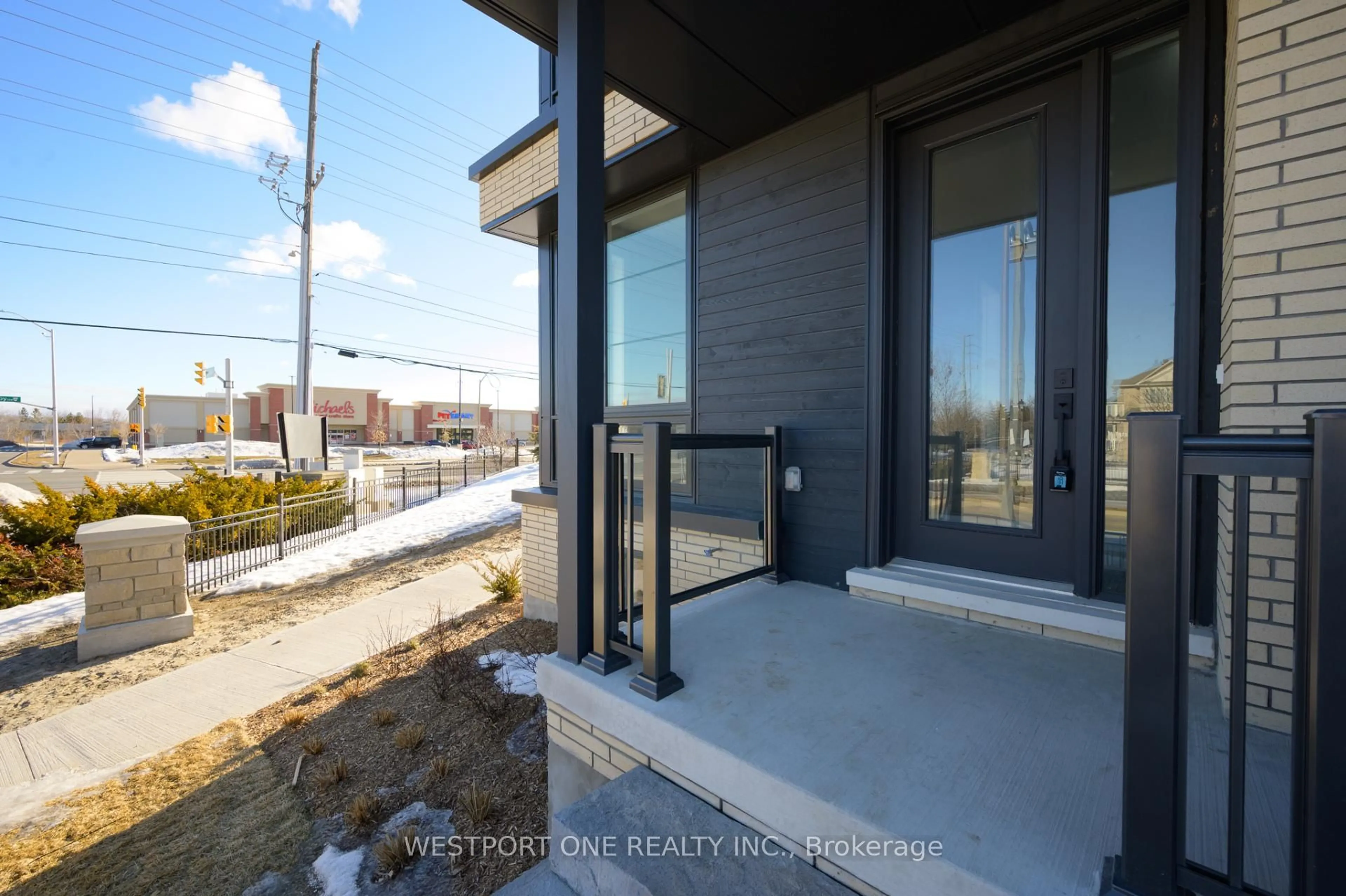 Patio, unknown for 2273 Turnberry Rd #16, Burlington Ontario L7M 4Y4