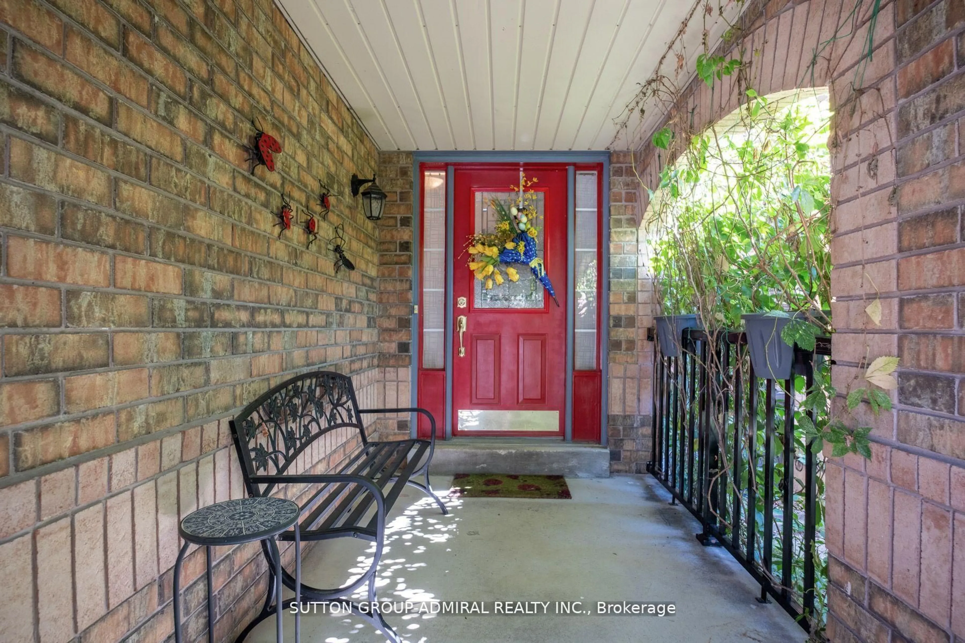 Indoor entryway for 43 Crestridge Dr, Caledon Ontario L7E 2T9