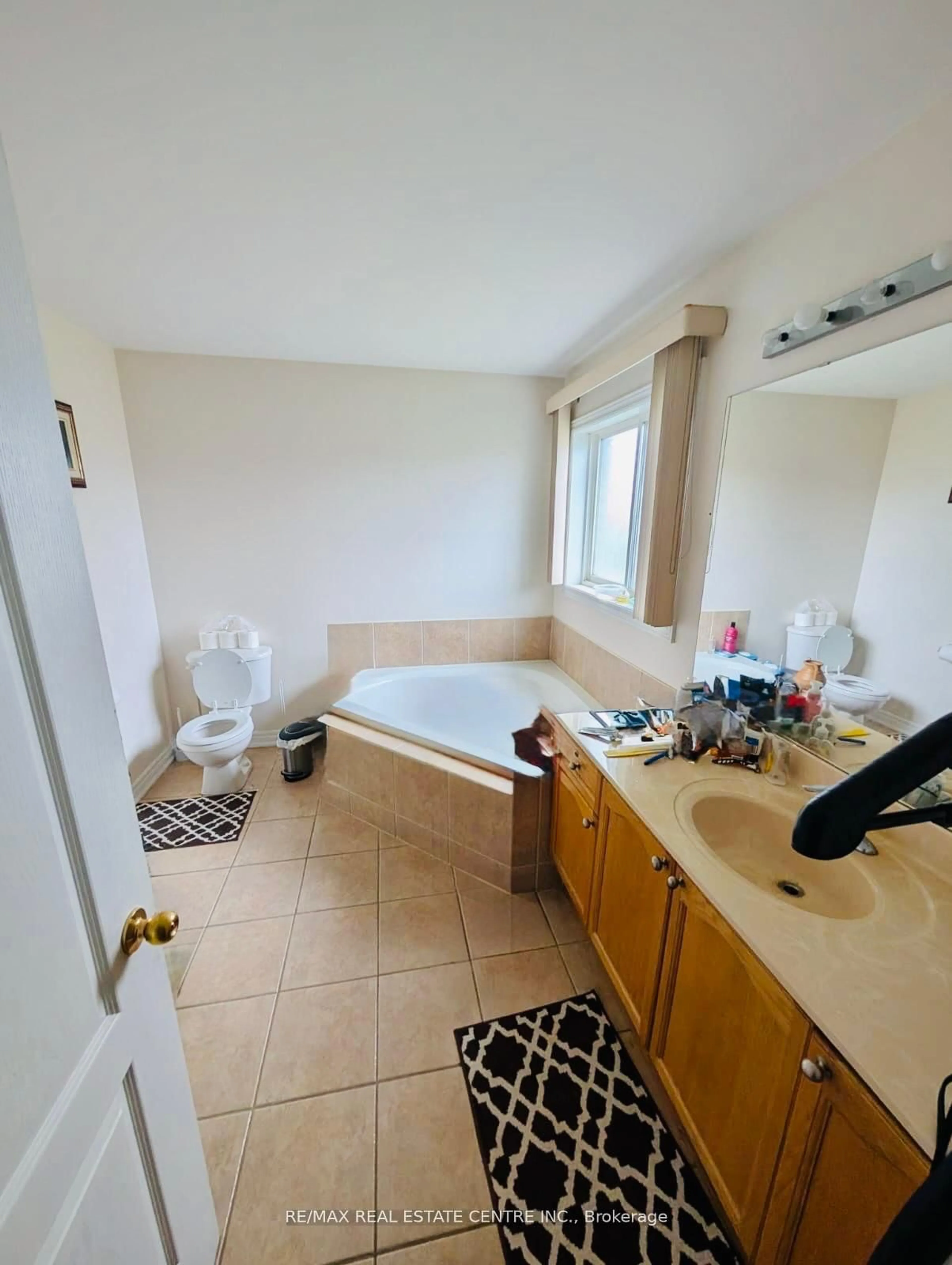 A pic of a room for 169 COOKE Cres, Milton Ontario L9T 6E5