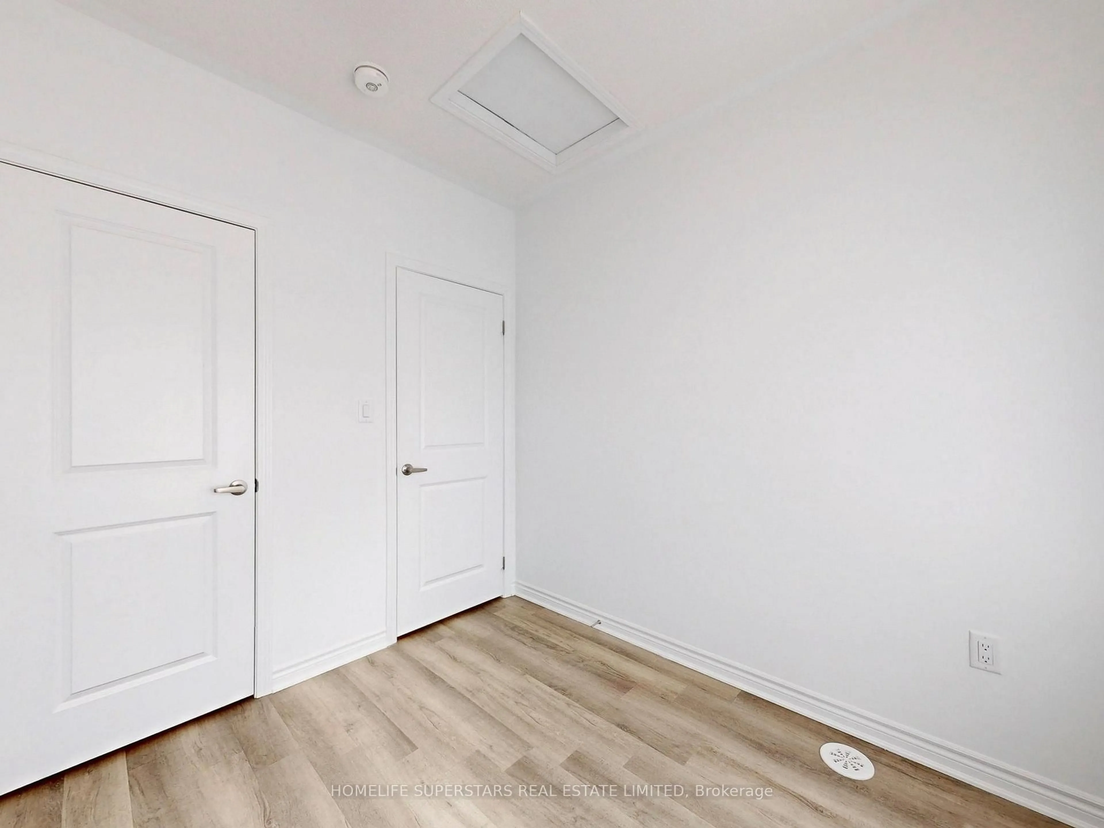 A pic of a room for 32 Melmar St, Brampton Ontario L7A 5K6