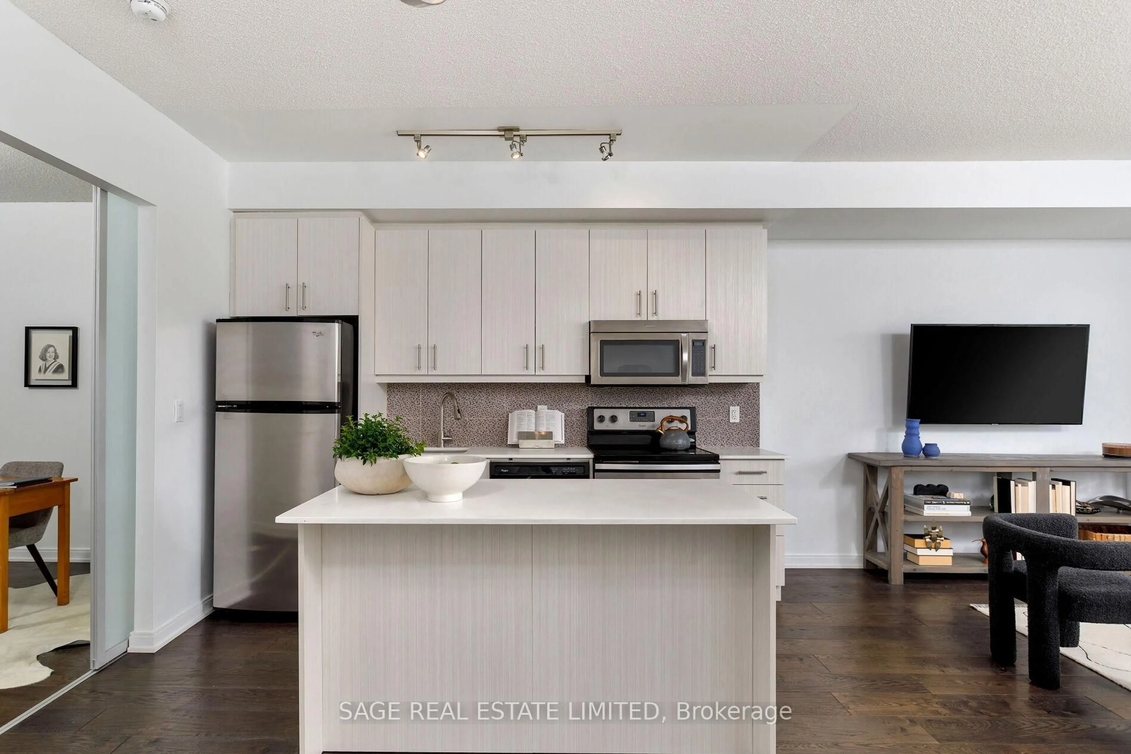 Open concept kitchen, unknown for 760 The Queensway #401, Toronto Ontario M8Z 0E1