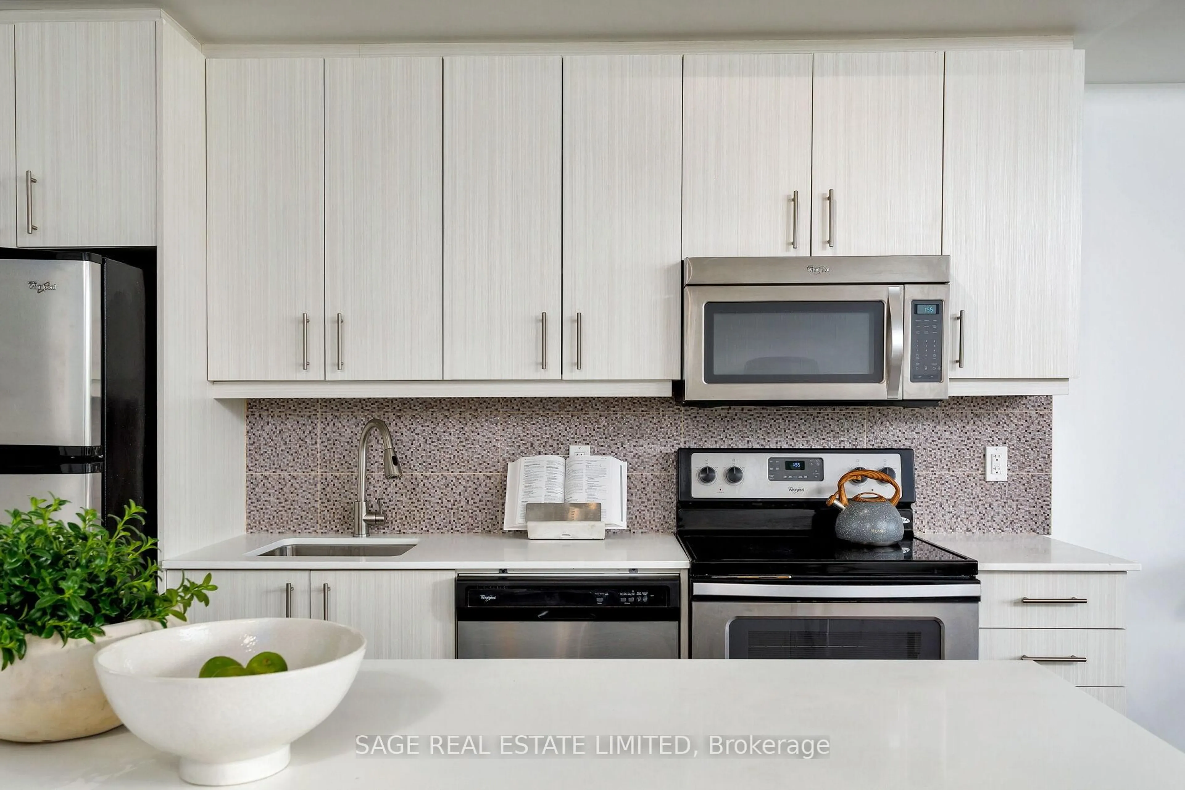 Standard kitchen, unknown for 760 The Queensway #401, Toronto Ontario M8Z 0E1