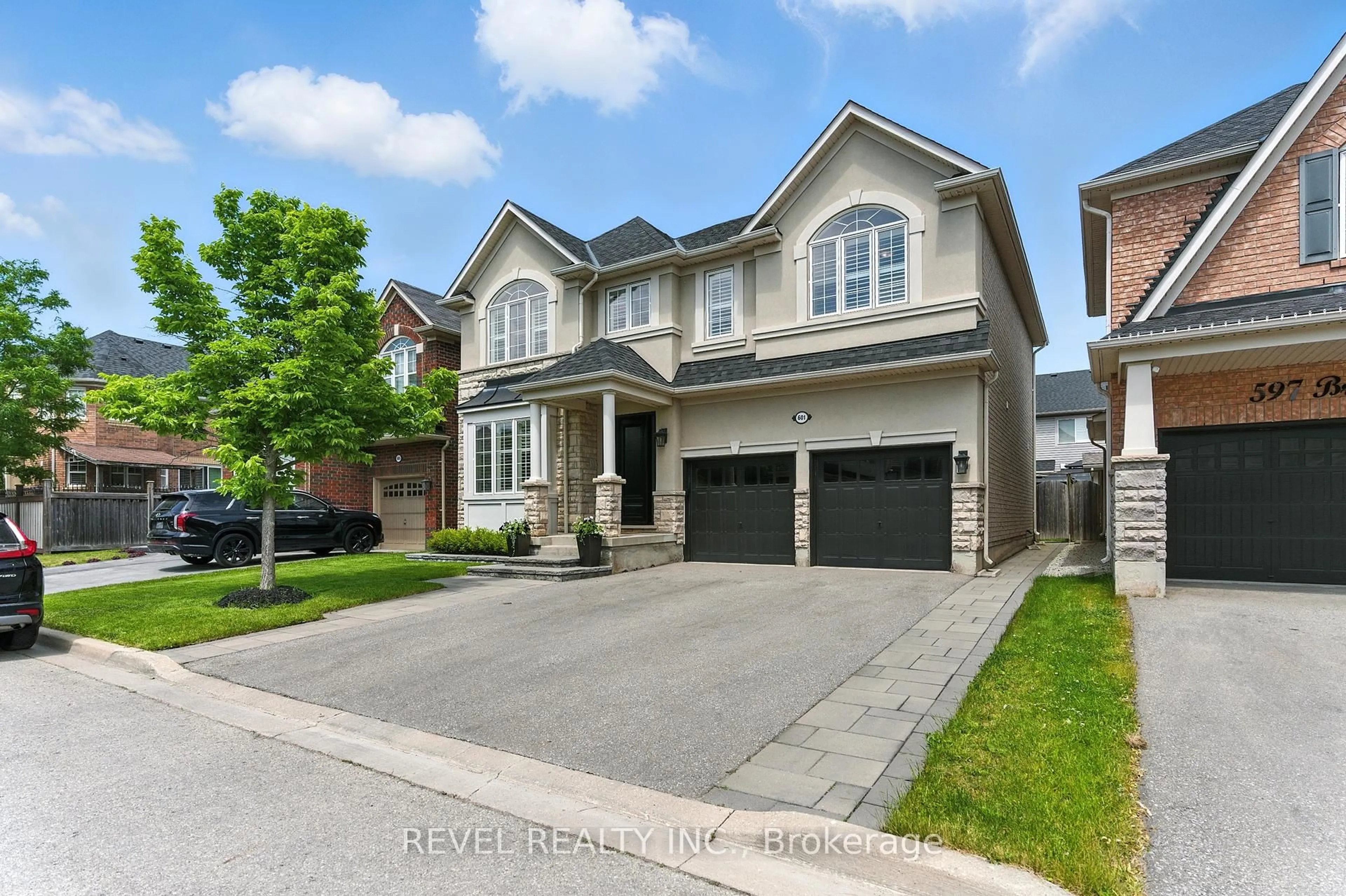 Home with brick exterior material, street for 601 Brothers Cres, Milton Ontario L9T 0G8