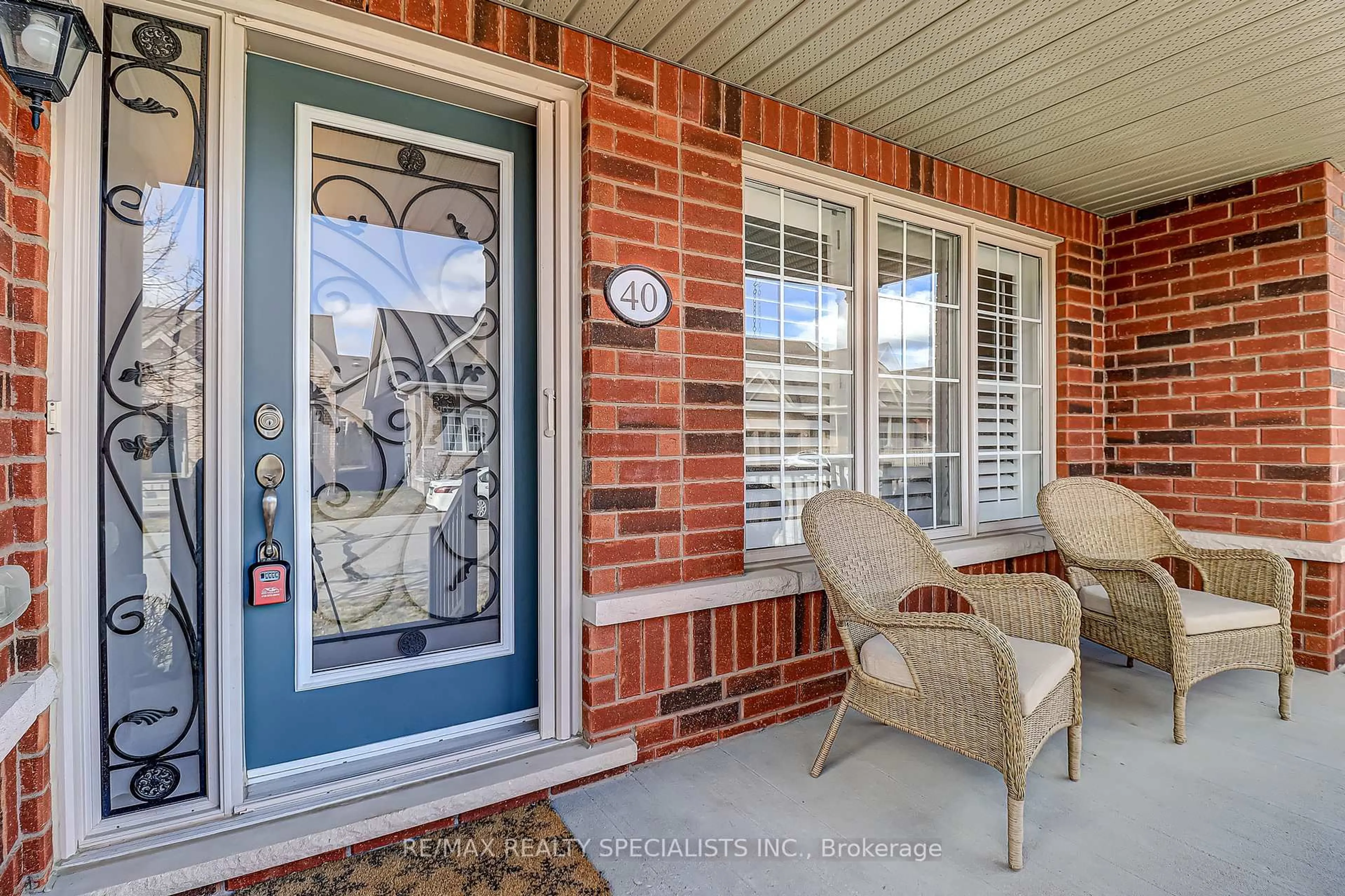 Indoor entryway for 40 Muzzo Dr, Brampton Ontario L6R 3W8