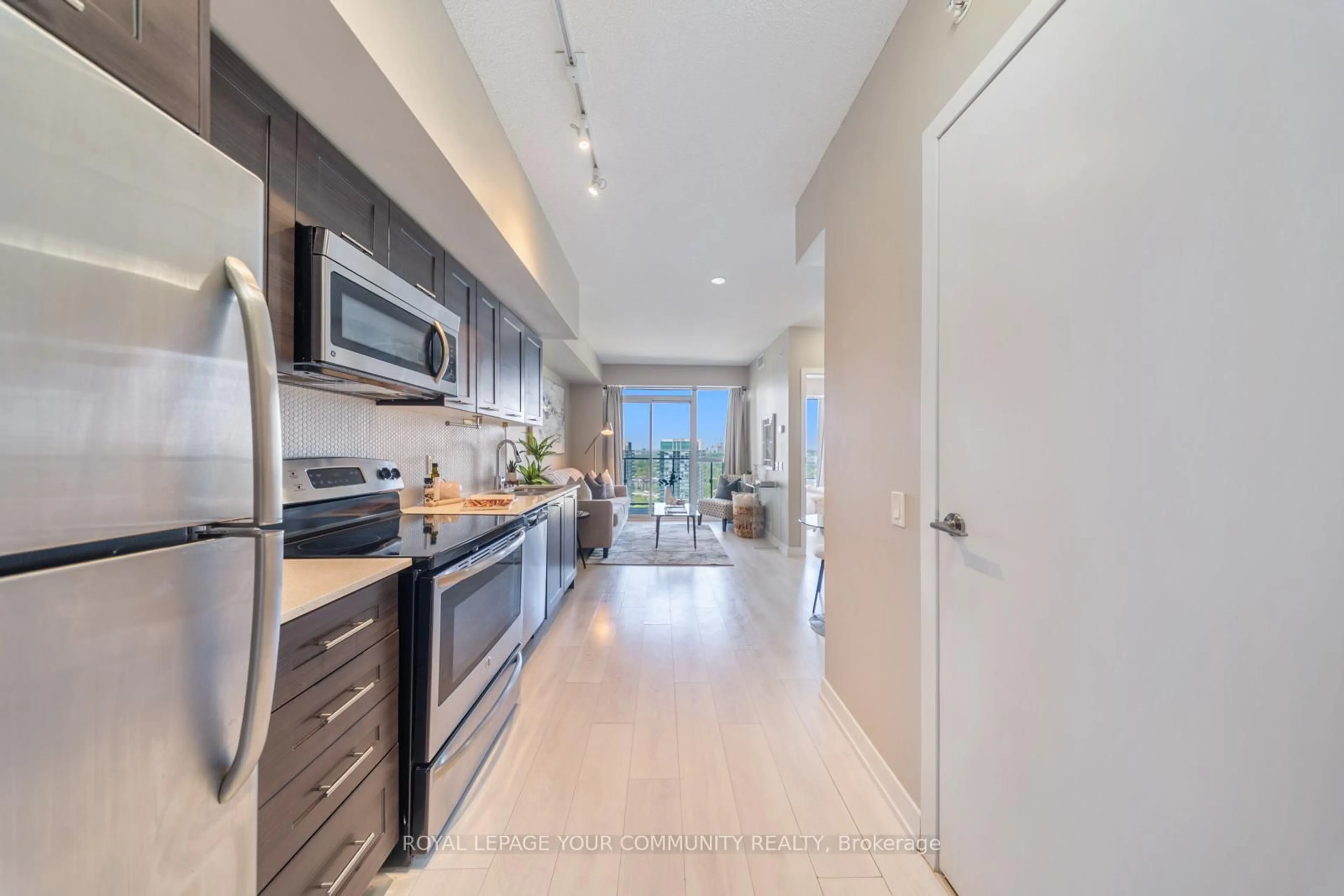 Open concept kitchen, ceramic/tile floor for 2200 Lakeshore Blvd #3506, Toronto Ontario M8V 1A4
